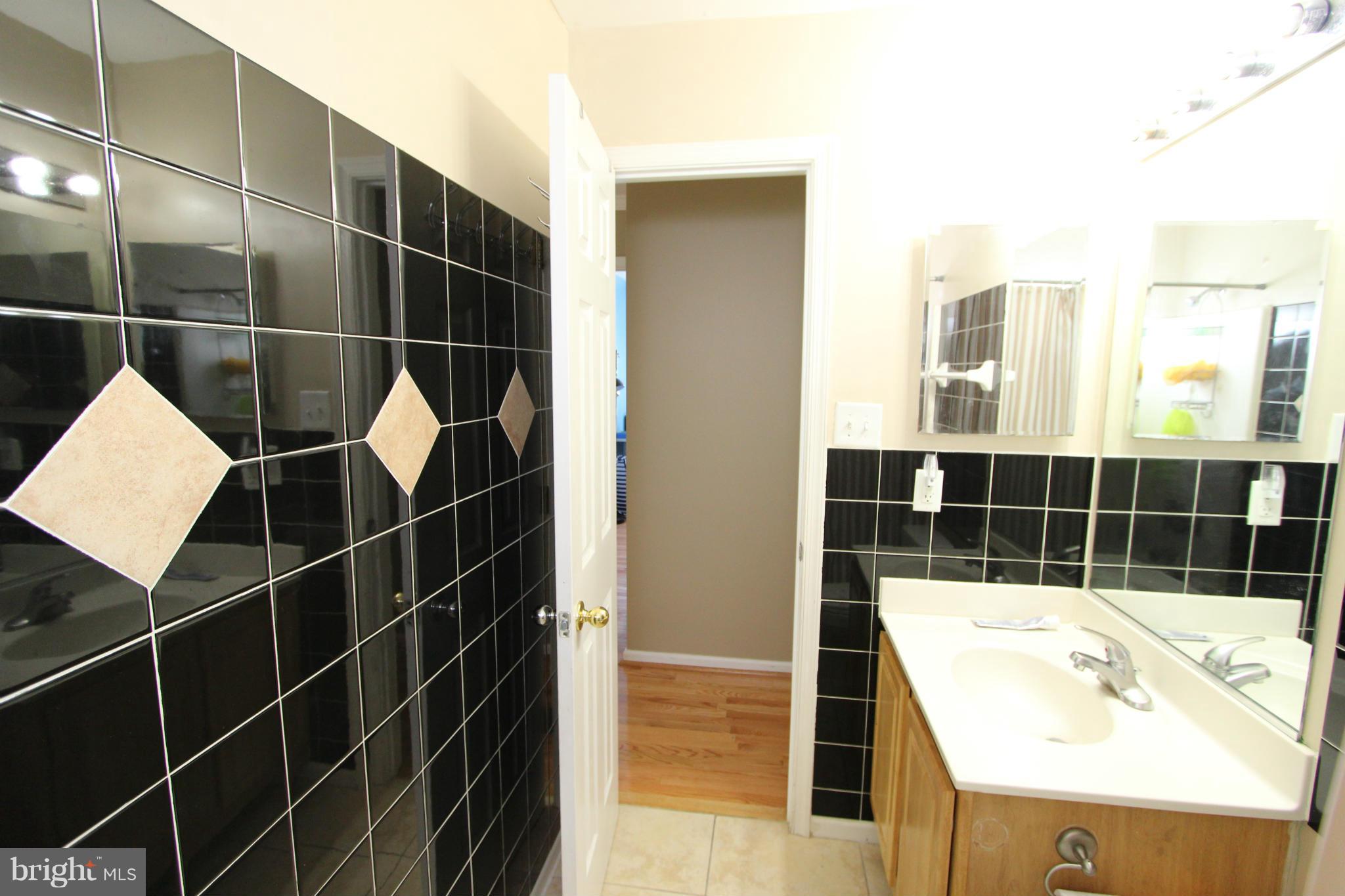 SHERIFF KNOLLS - Residential