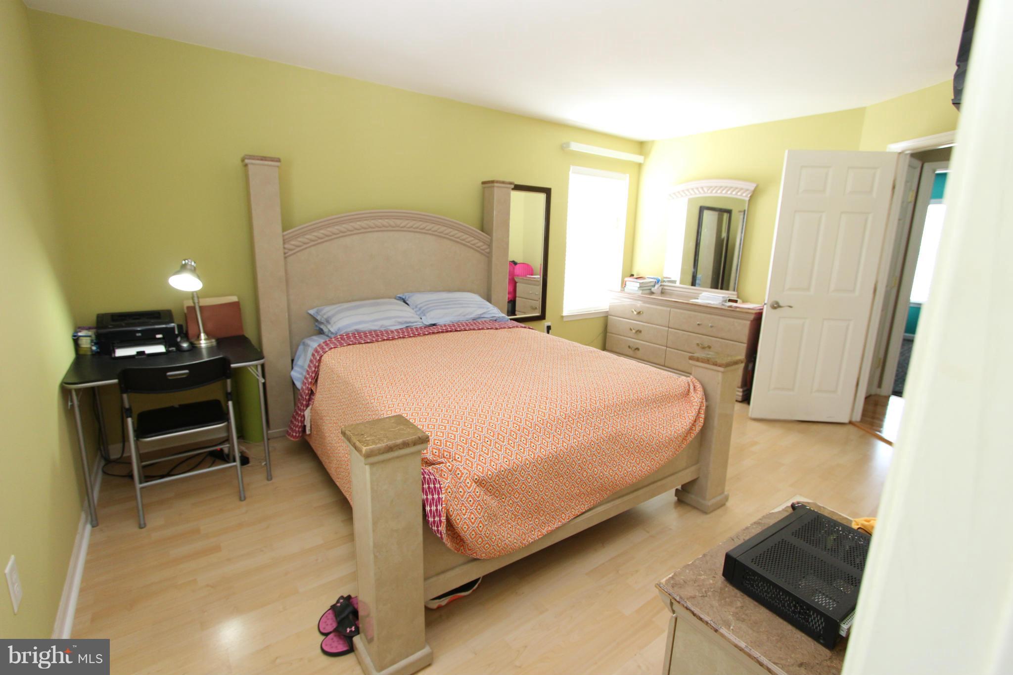 SHERIFF KNOLLS - Residential