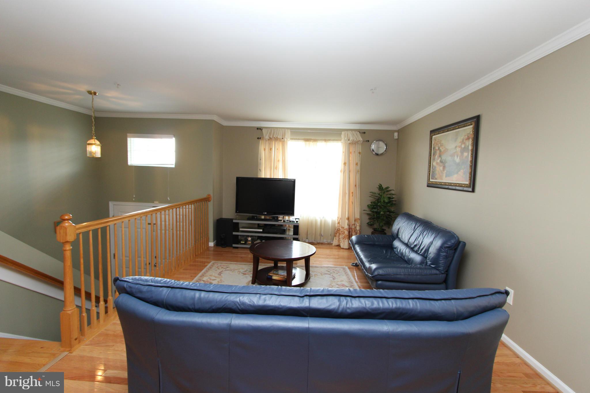 SHERIFF KNOLLS - Residential