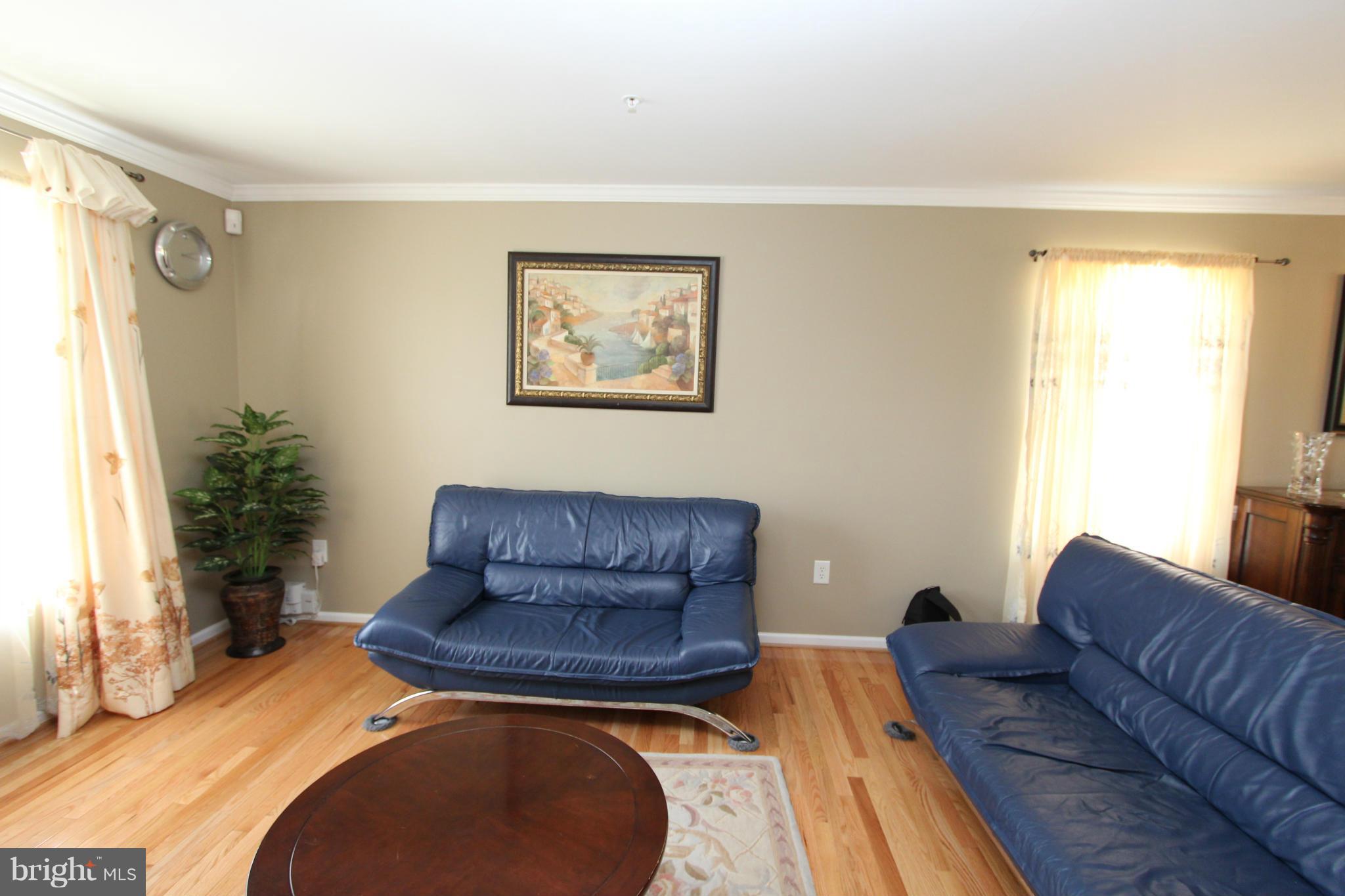 SHERIFF KNOLLS - Residential