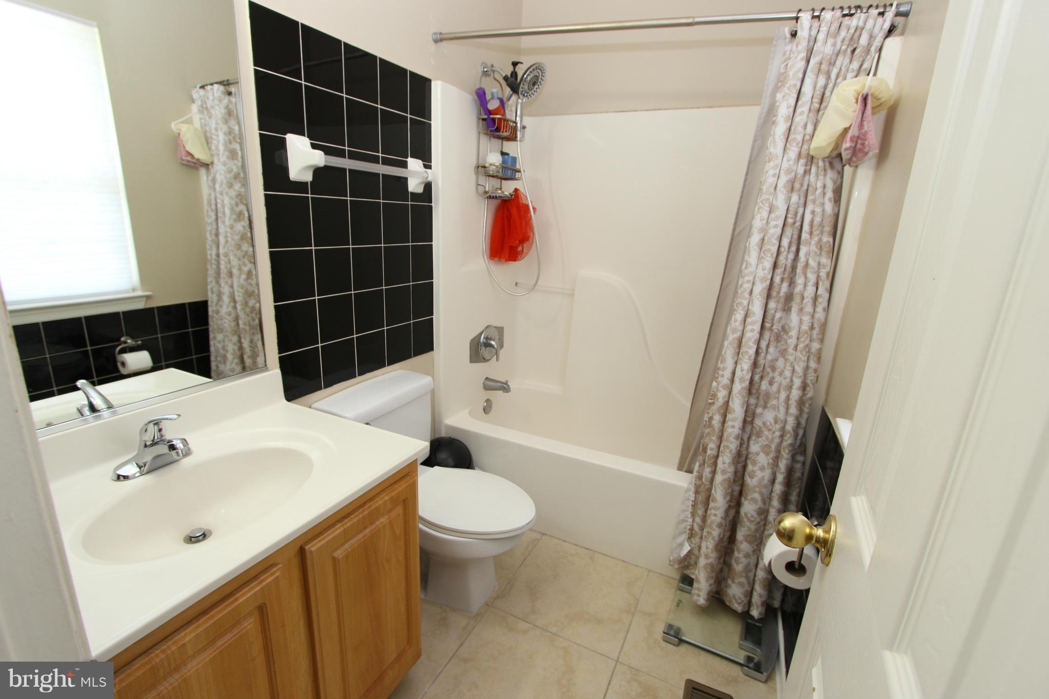 SHERIFF KNOLLS - Residential