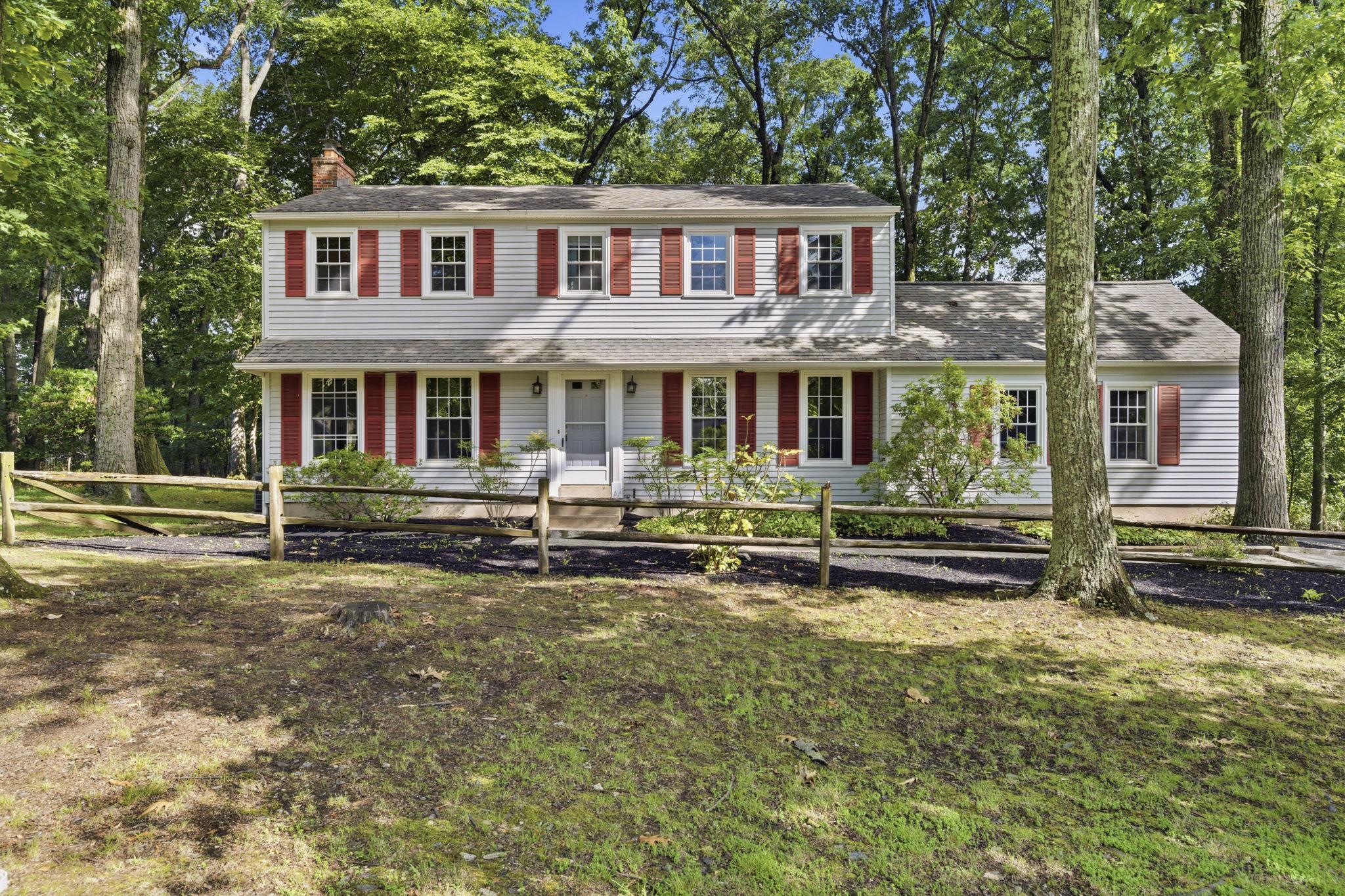 1565 STANFORD LANE