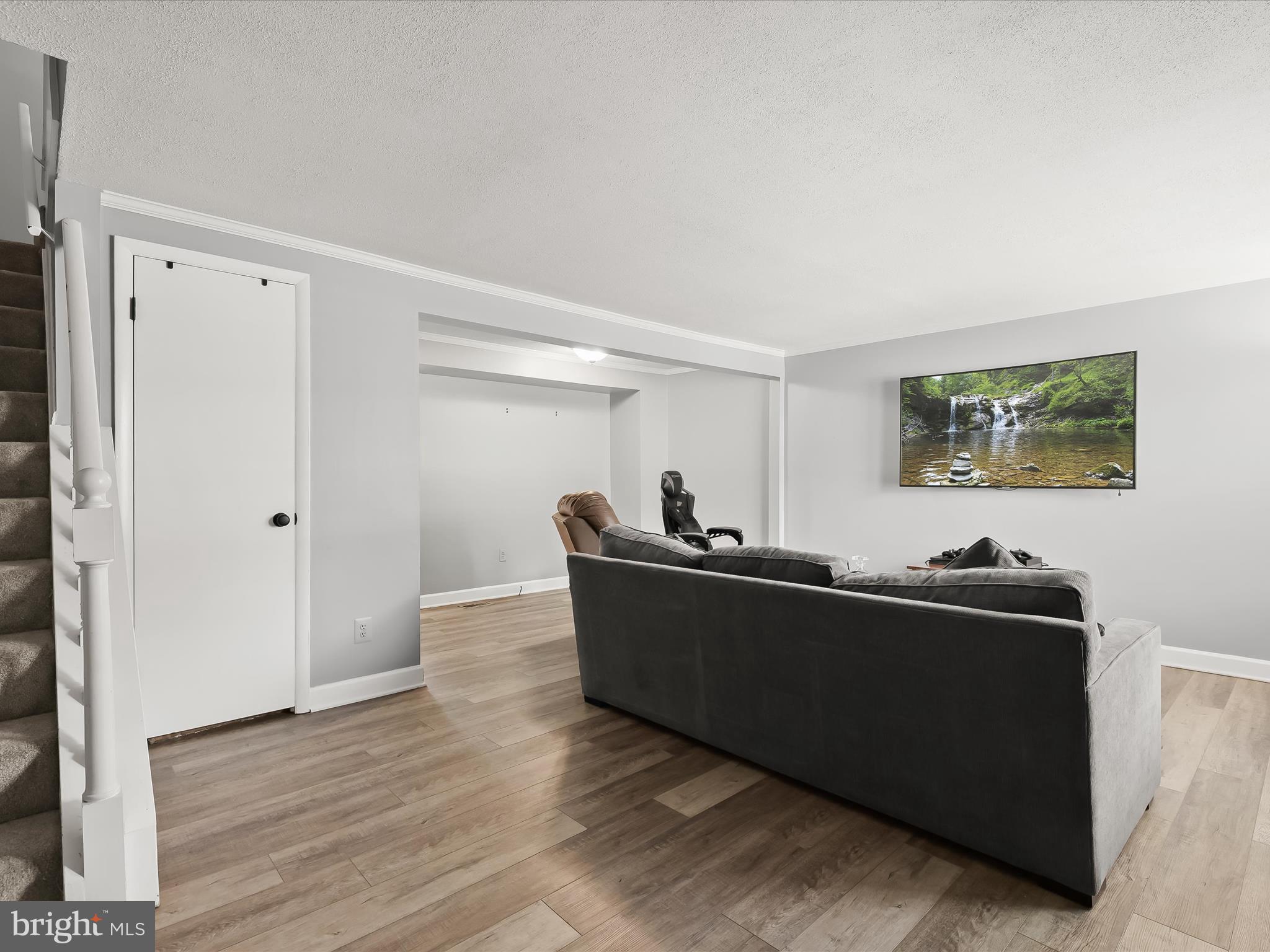 TOWN & COUNTRY APARTMENTS CARNEY - Residential