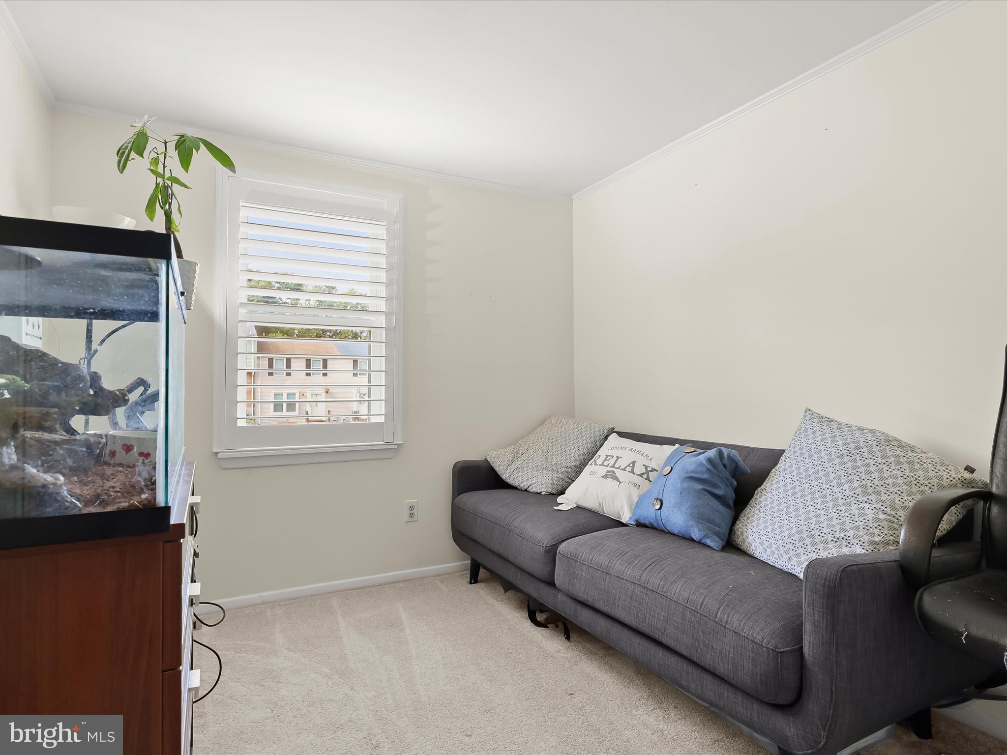 TOWN & COUNTRY APARTMENTS CARNEY - Residential