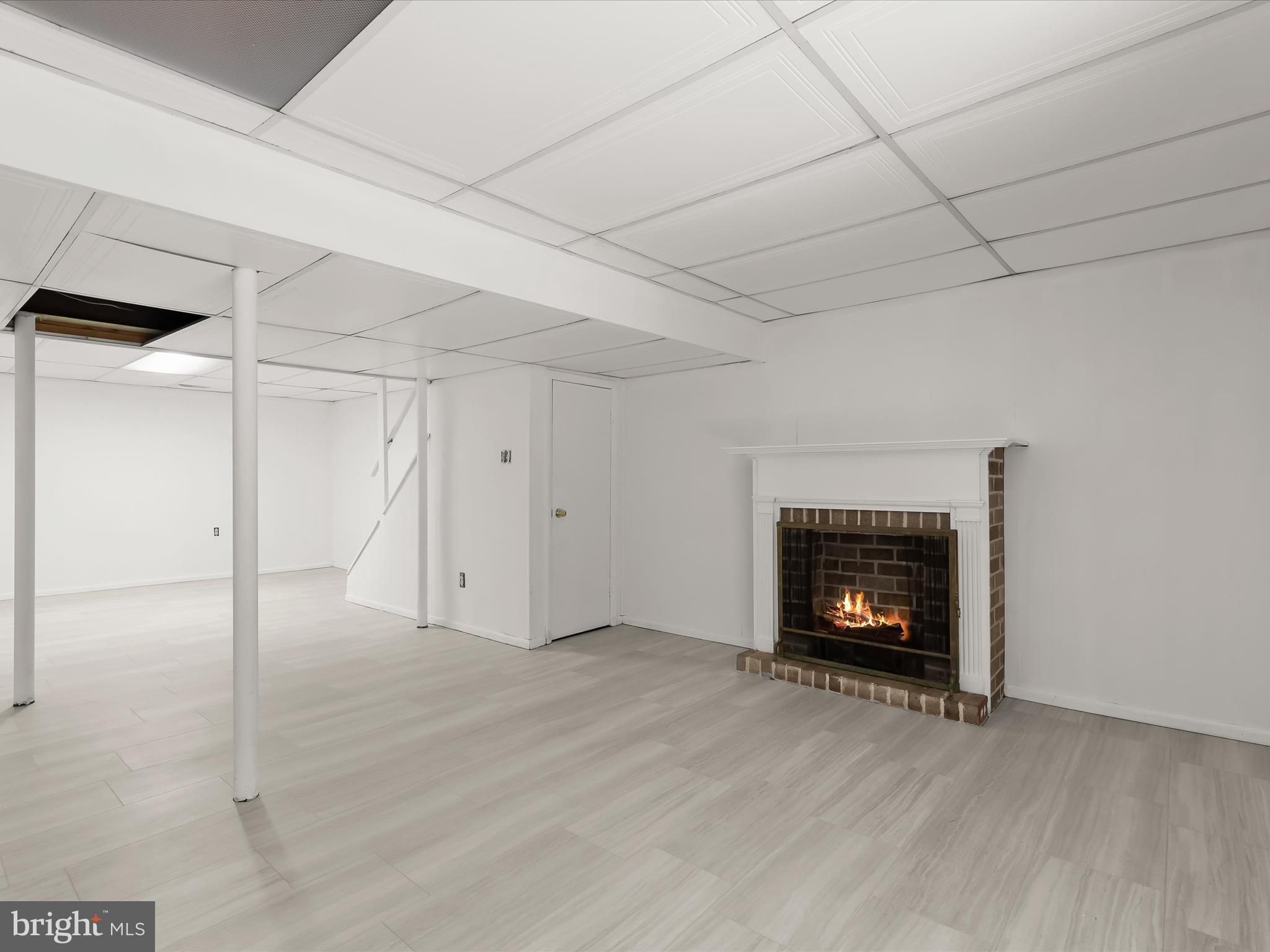TOWN & COUNTRY APARTMENTS CARNEY - Residential