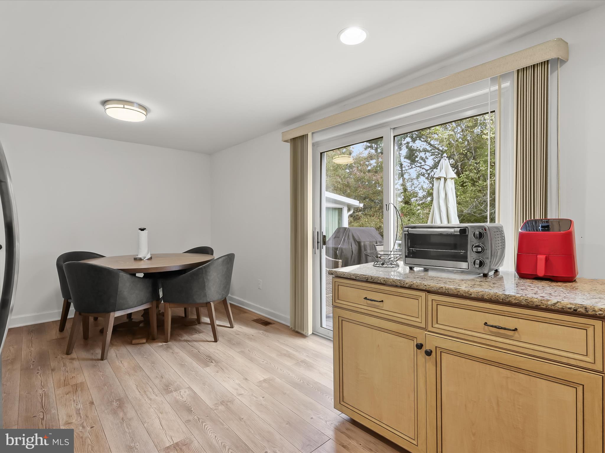 TOWN & COUNTRY APARTMENTS CARNEY - Residential