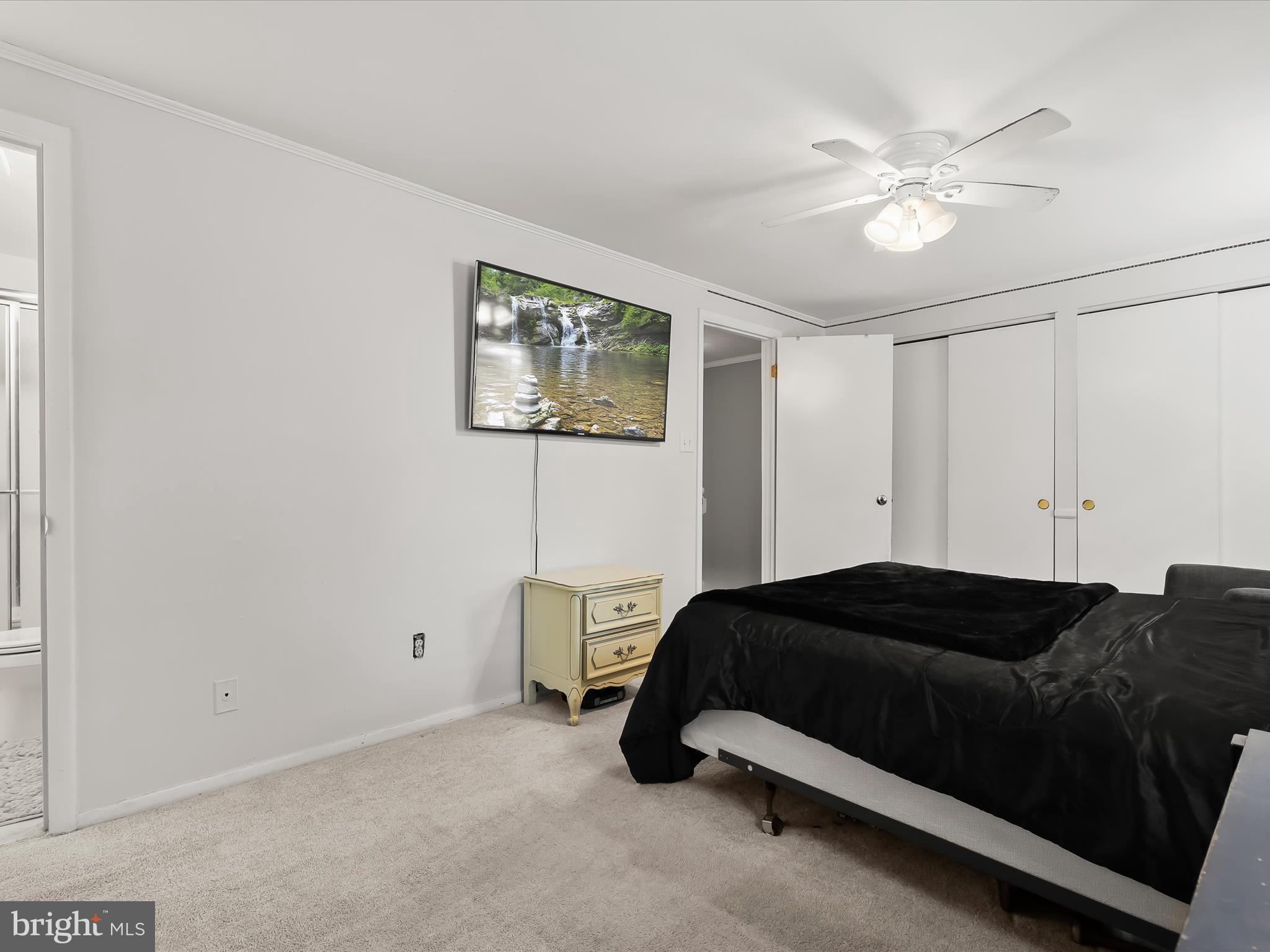 TOWN & COUNTRY APARTMENTS CARNEY - Residential