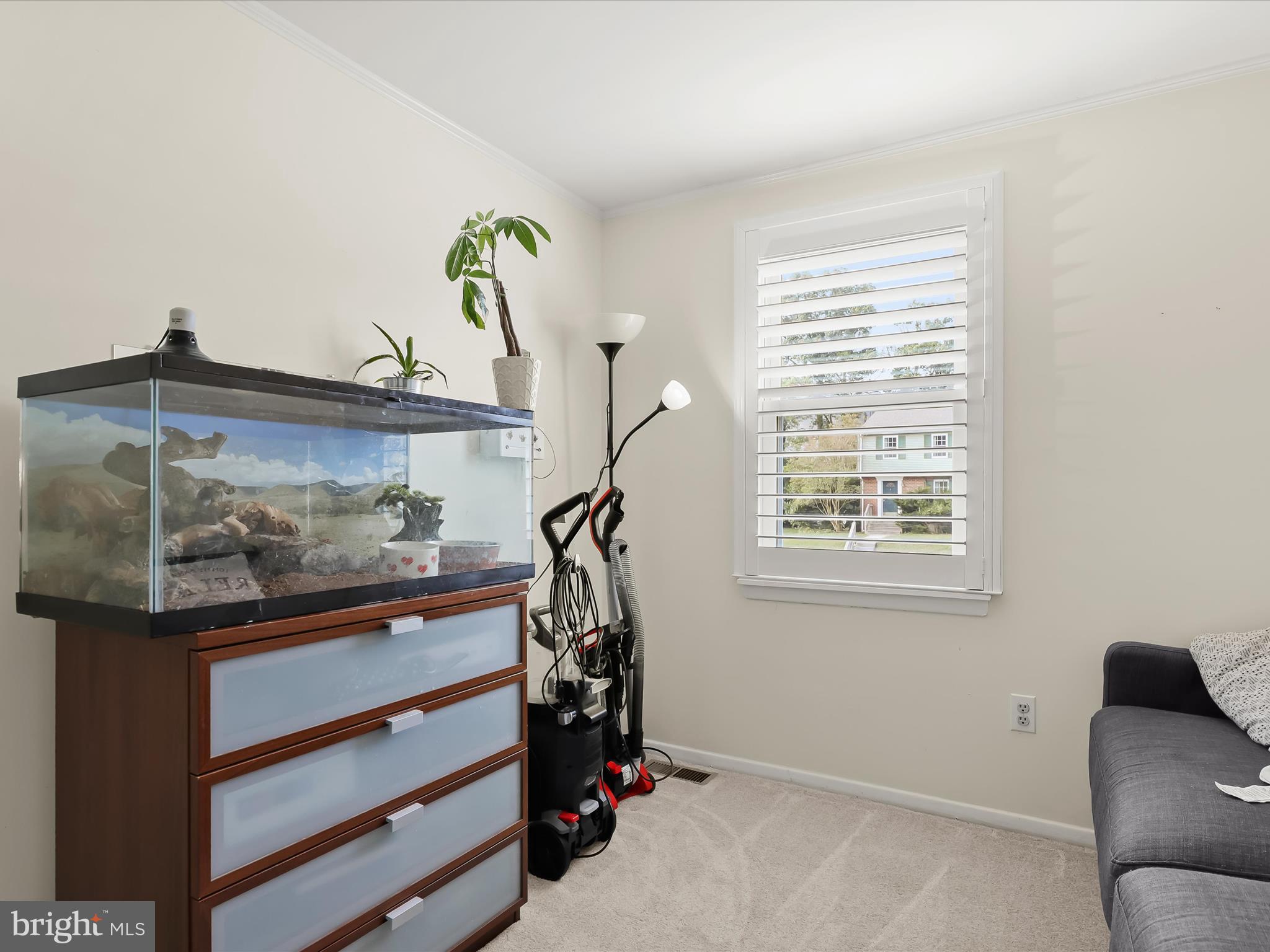 TOWN & COUNTRY APARTMENTS CARNEY - Residential
