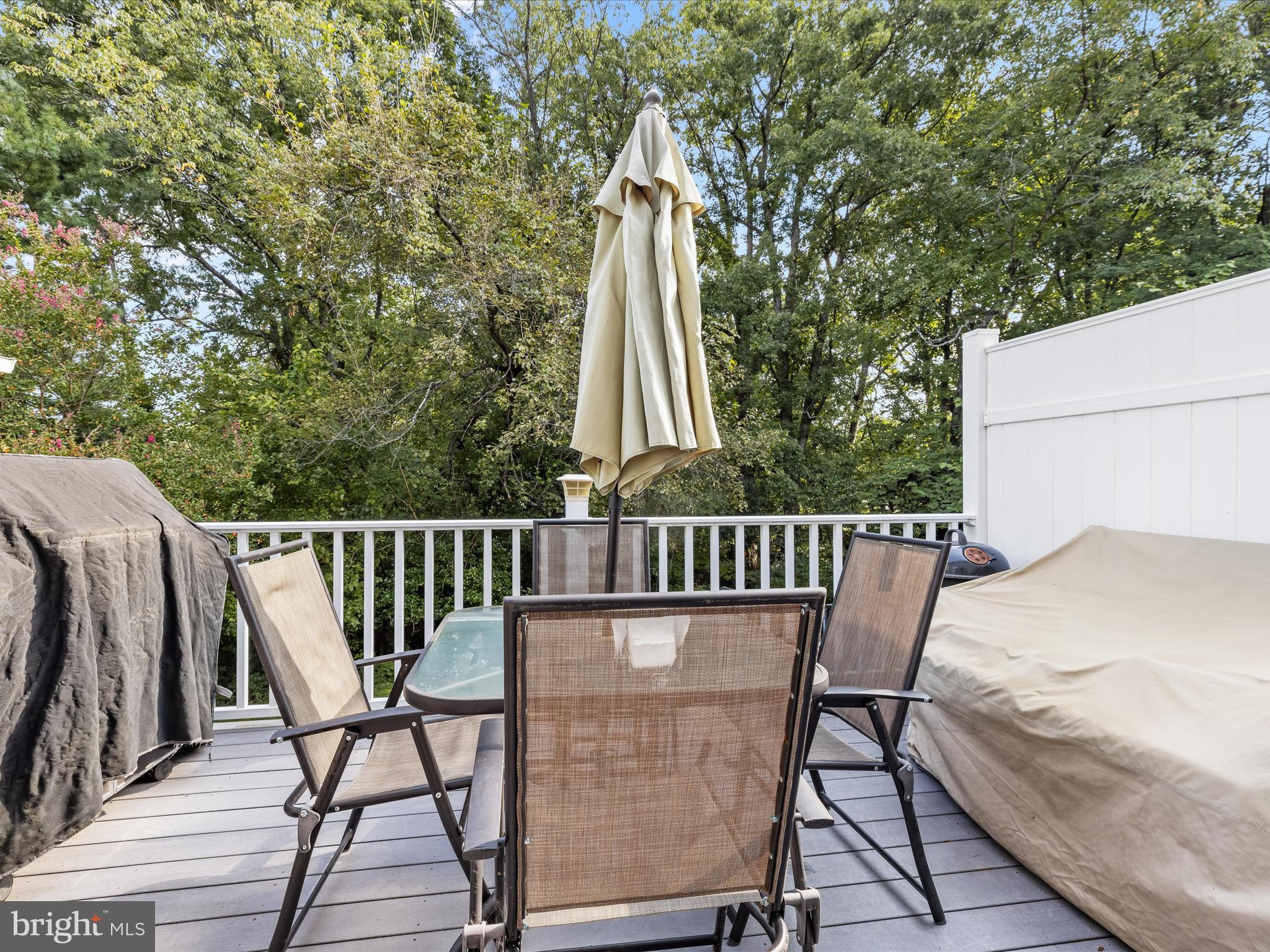 TOWN & COUNTRY APARTMENTS CARNEY - Residential