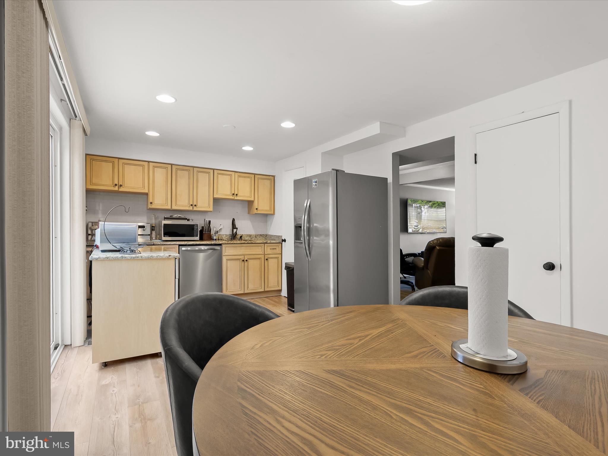 TOWN & COUNTRY APARTMENTS CARNEY - Residential