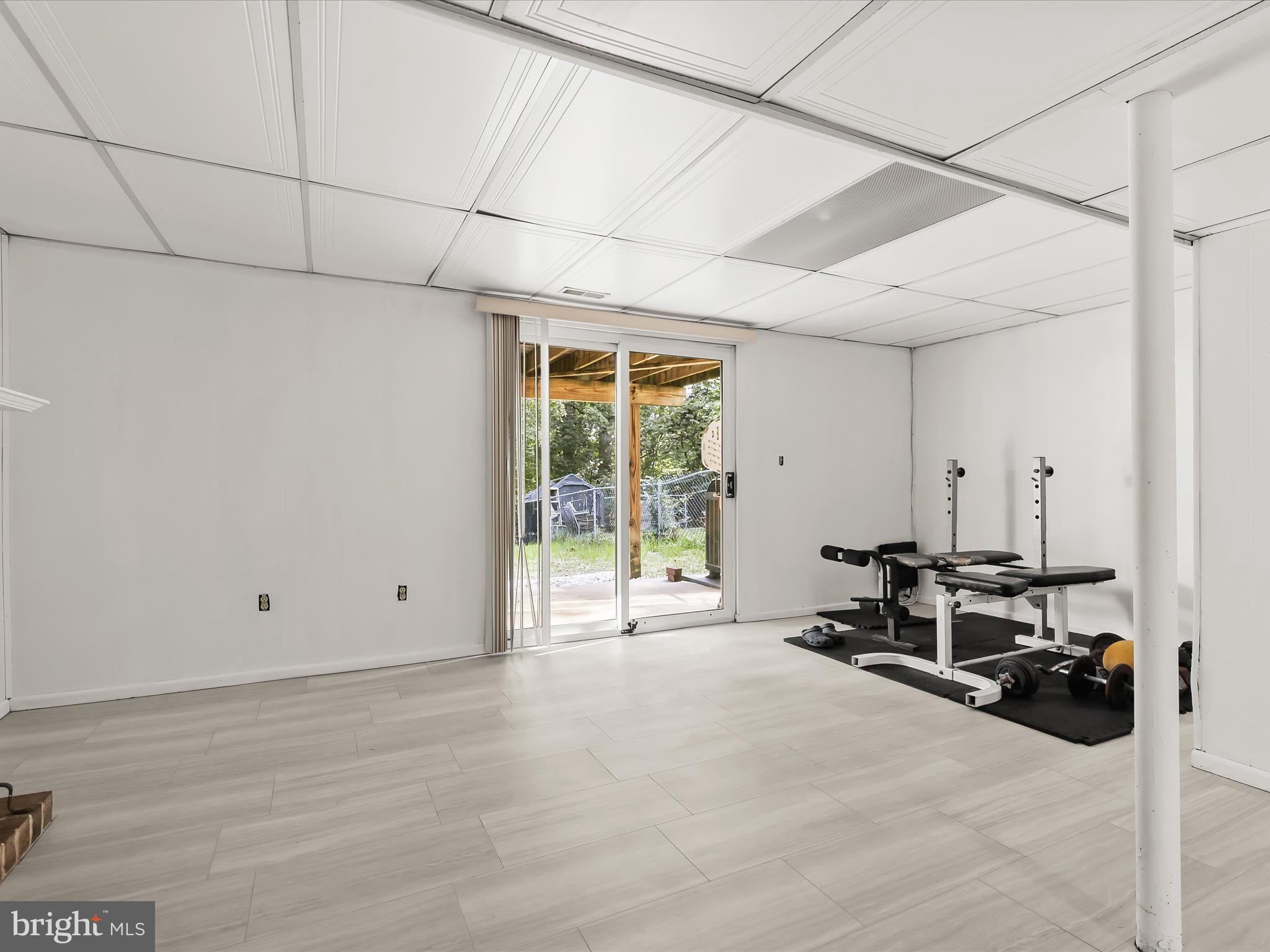 TOWN & COUNTRY APARTMENTS CARNEY - Residential