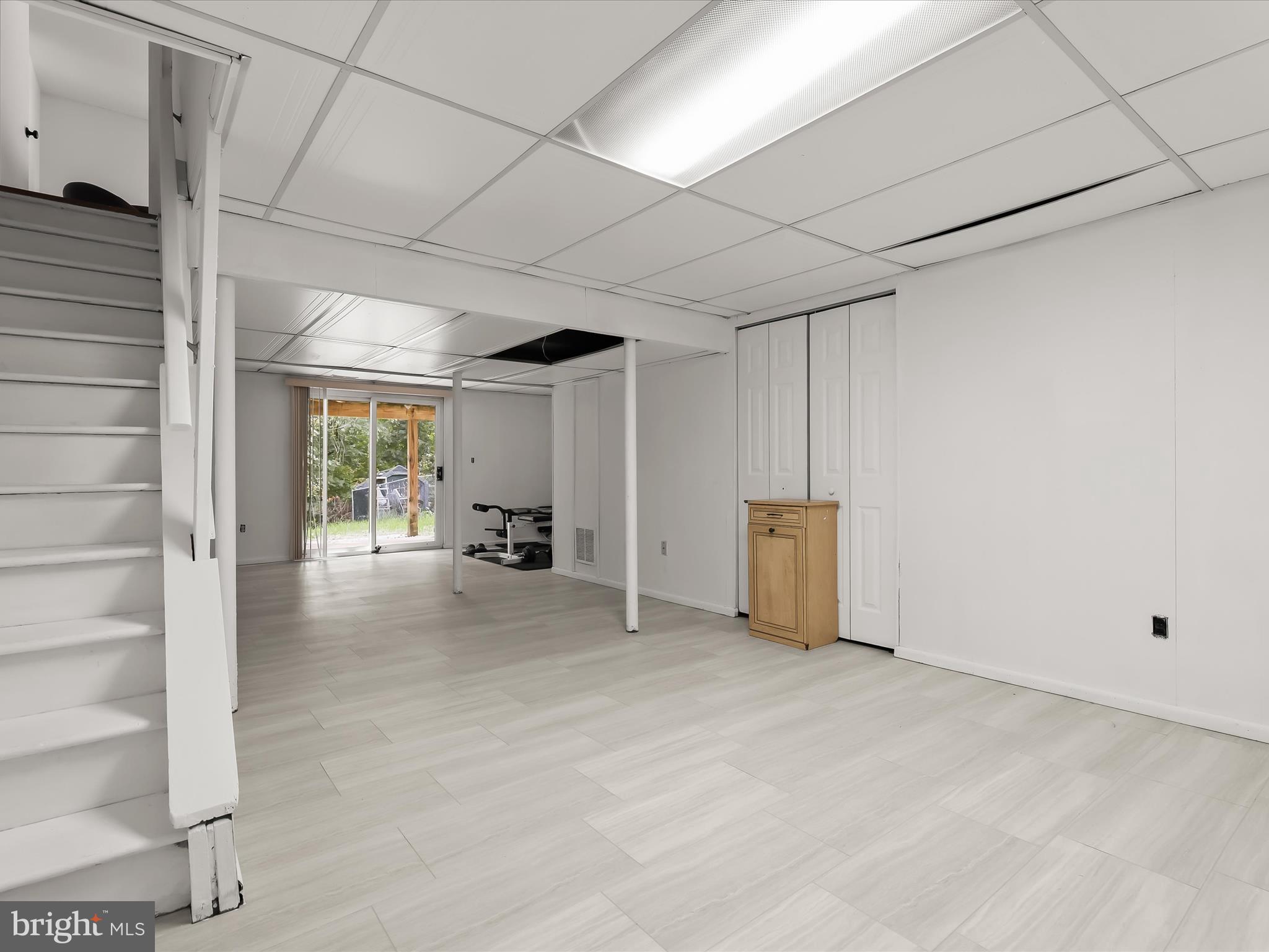 TOWN & COUNTRY APARTMENTS CARNEY - Residential