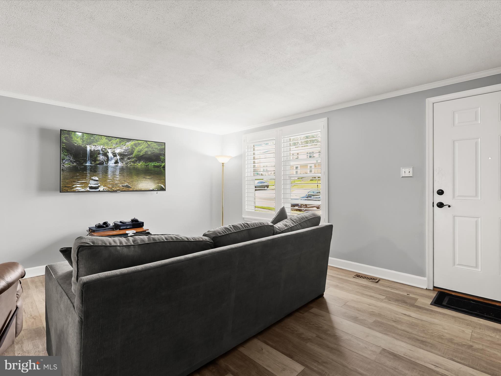 TOWN & COUNTRY APARTMENTS CARNEY - Residential