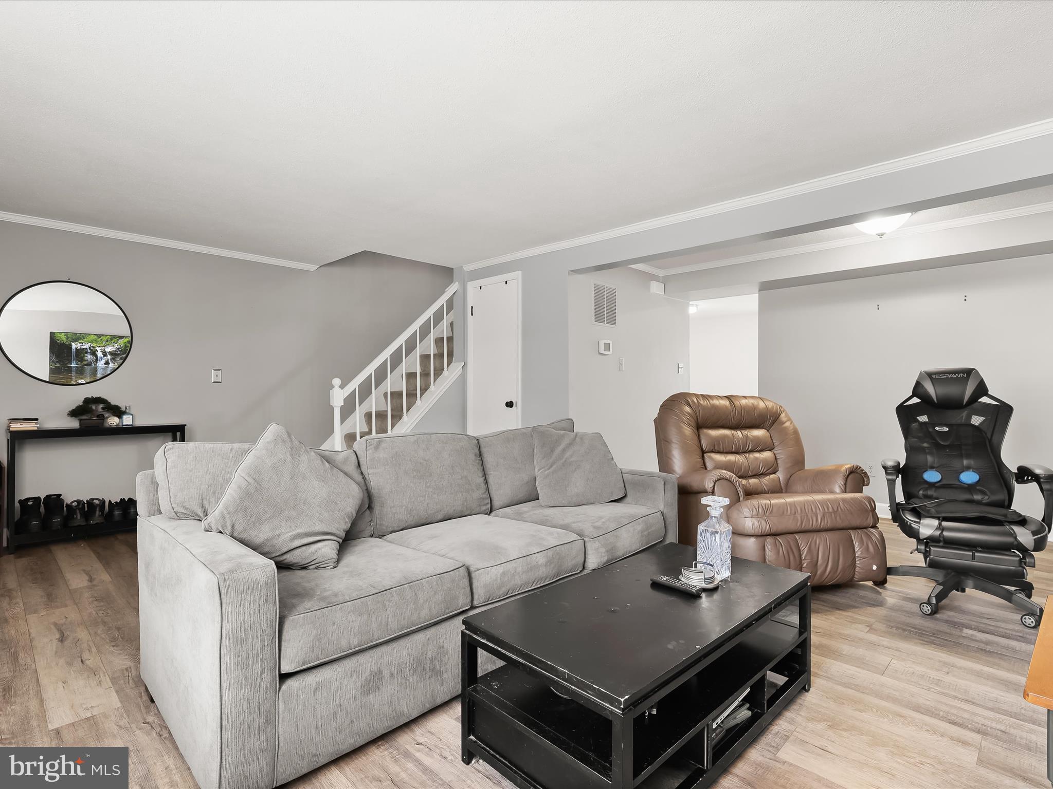 TOWN & COUNTRY APARTMENTS CARNEY - Residential