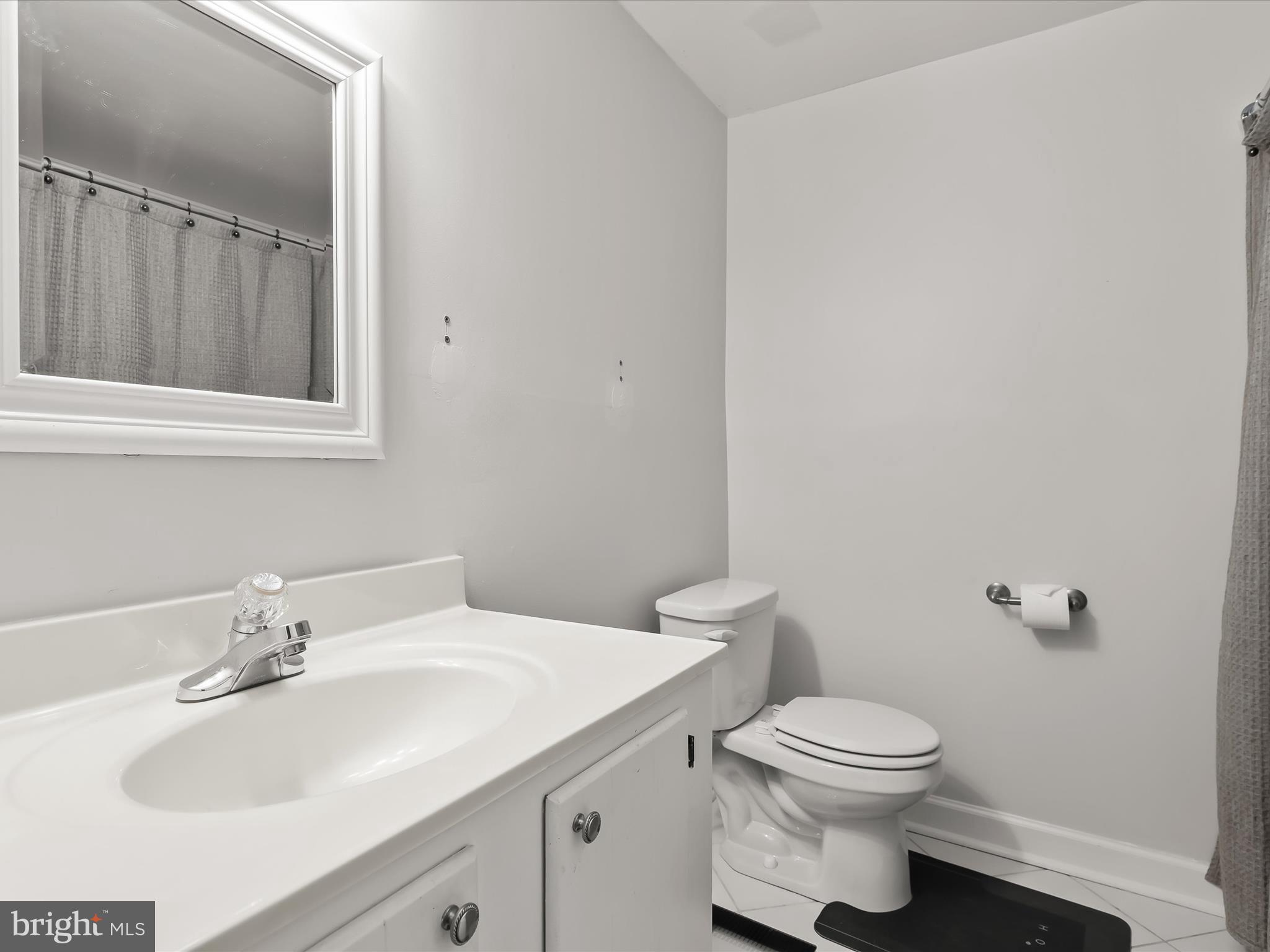 TOWN & COUNTRY APARTMENTS CARNEY - Residential