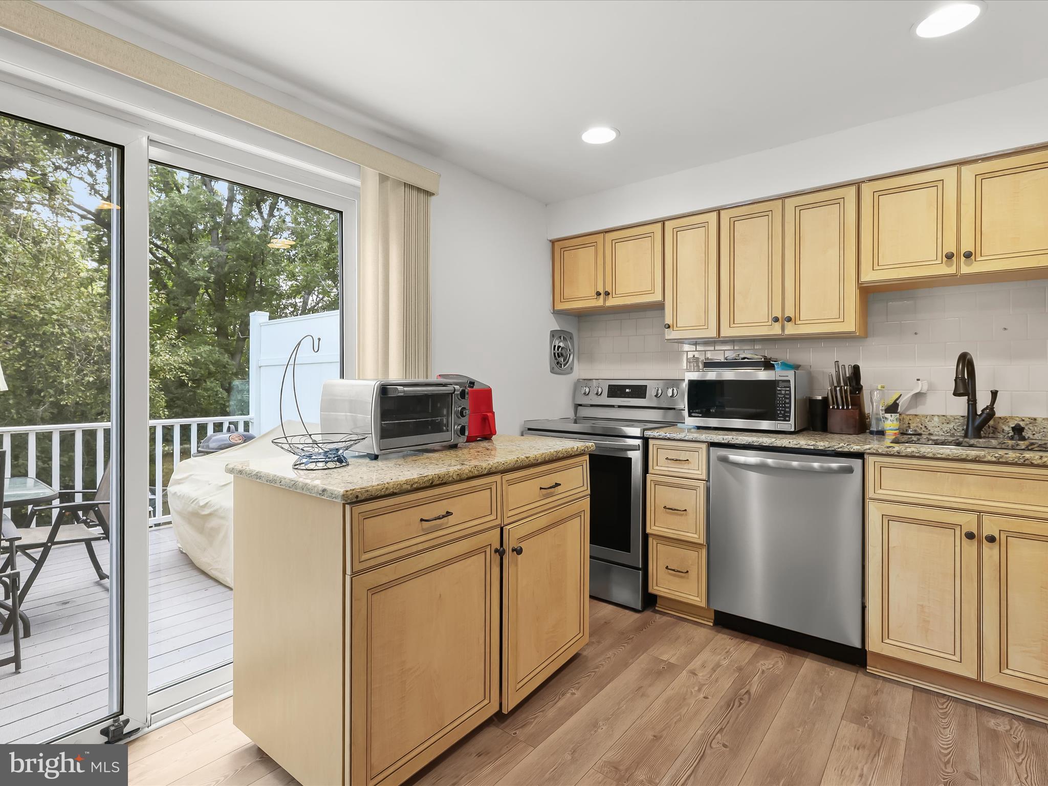 TOWN & COUNTRY APARTMENTS CARNEY - Residential