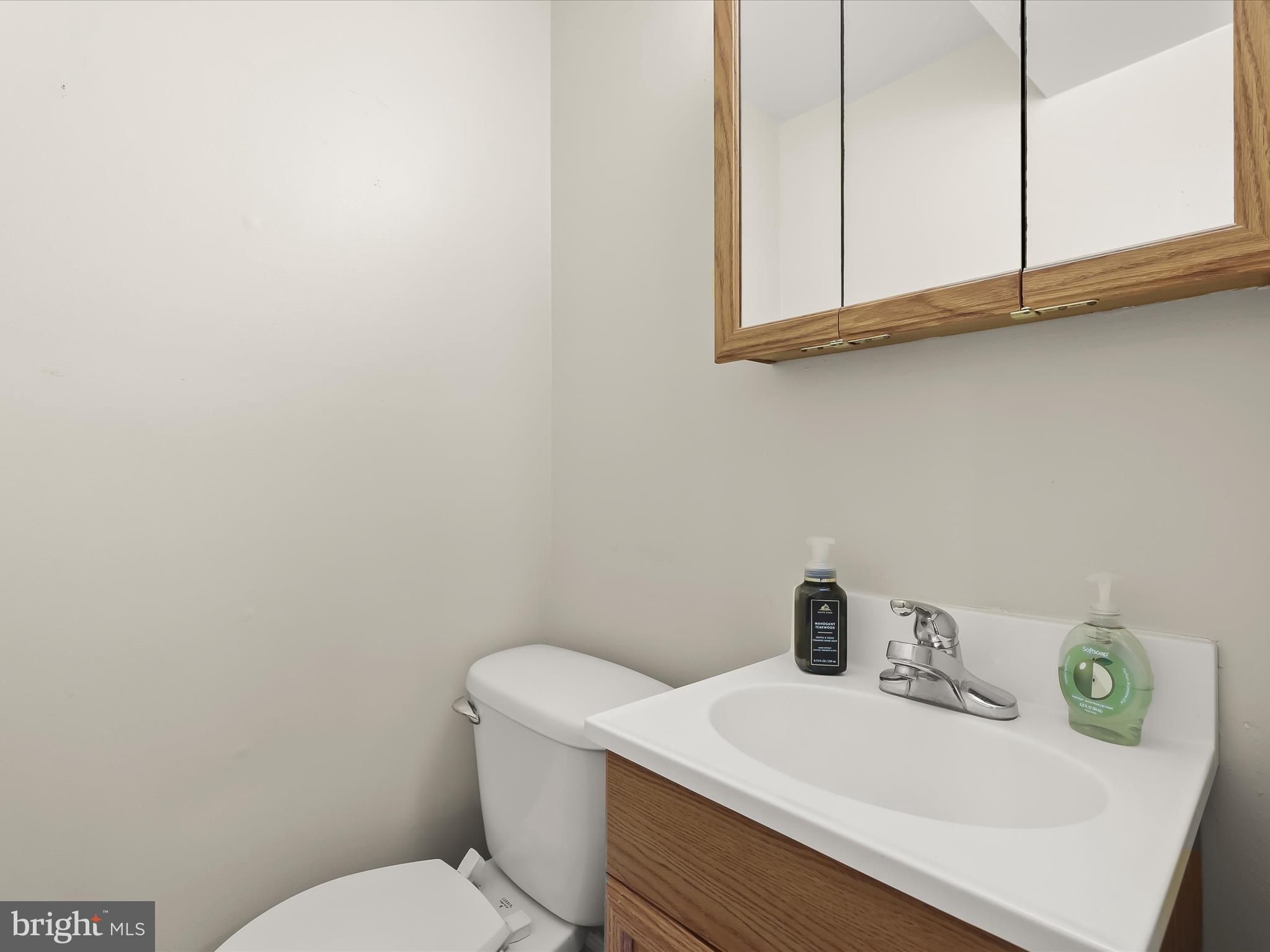 TOWN & COUNTRY APARTMENTS CARNEY - Residential