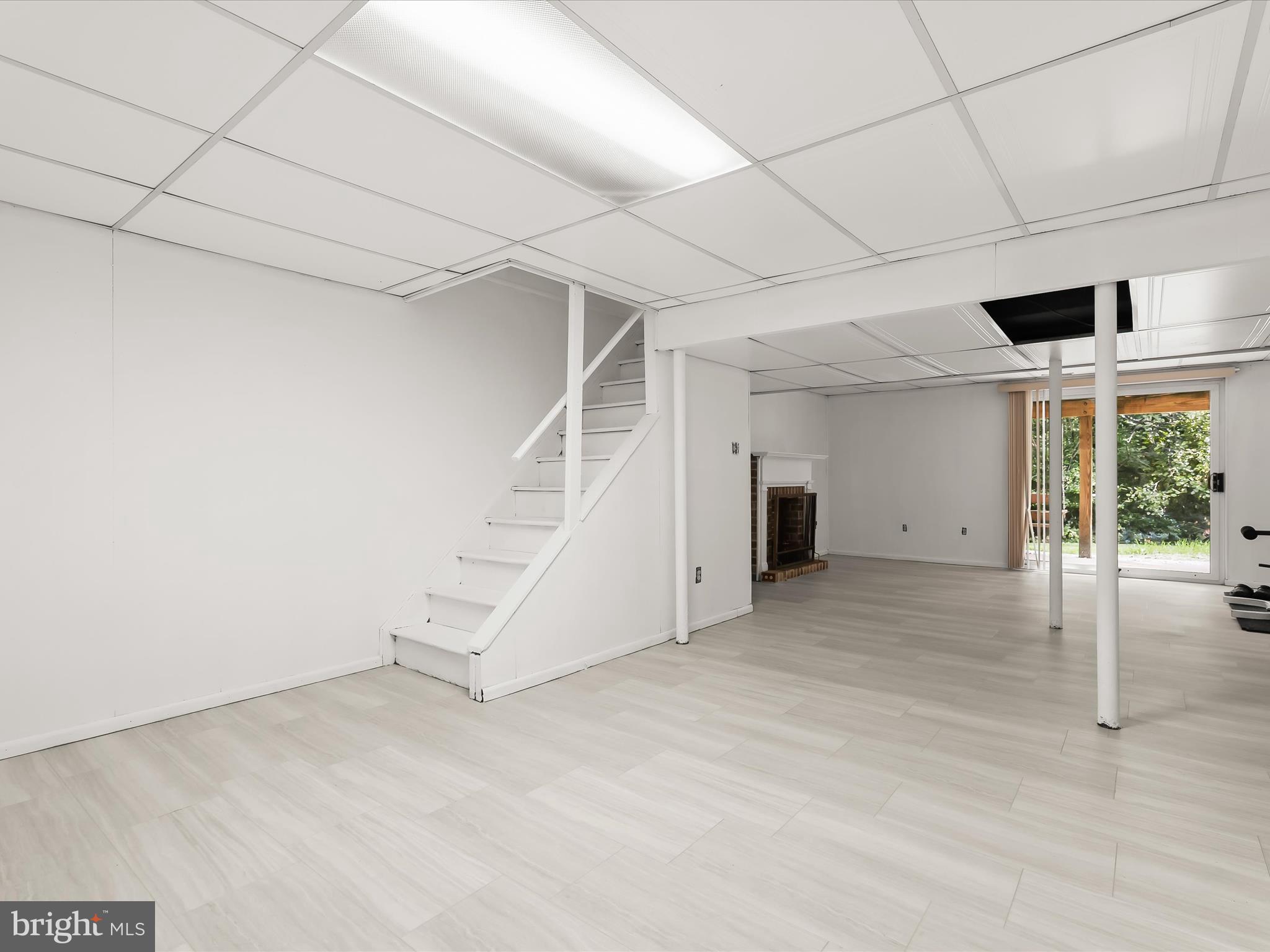 TOWN & COUNTRY APARTMENTS CARNEY - Residential