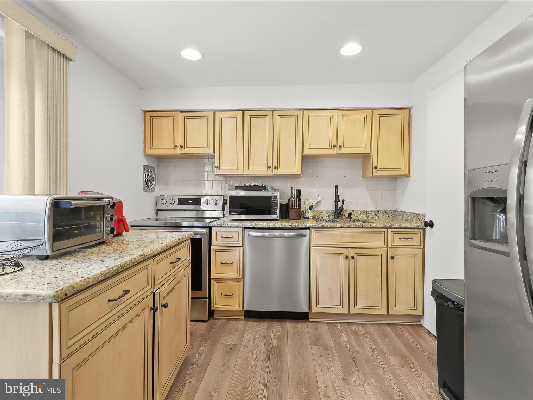TOWN & COUNTRY APARTMENTS CARNEY - Residential