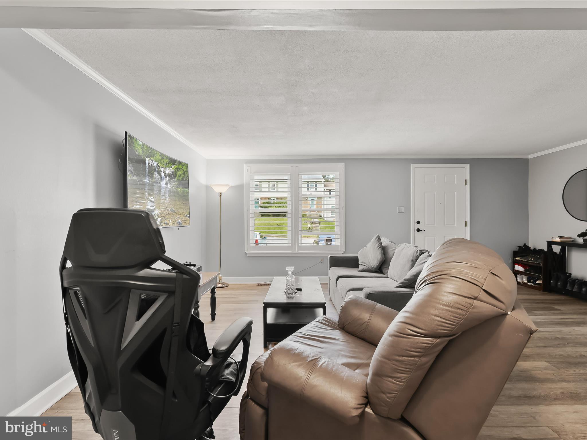 TOWN & COUNTRY APARTMENTS CARNEY - Residential