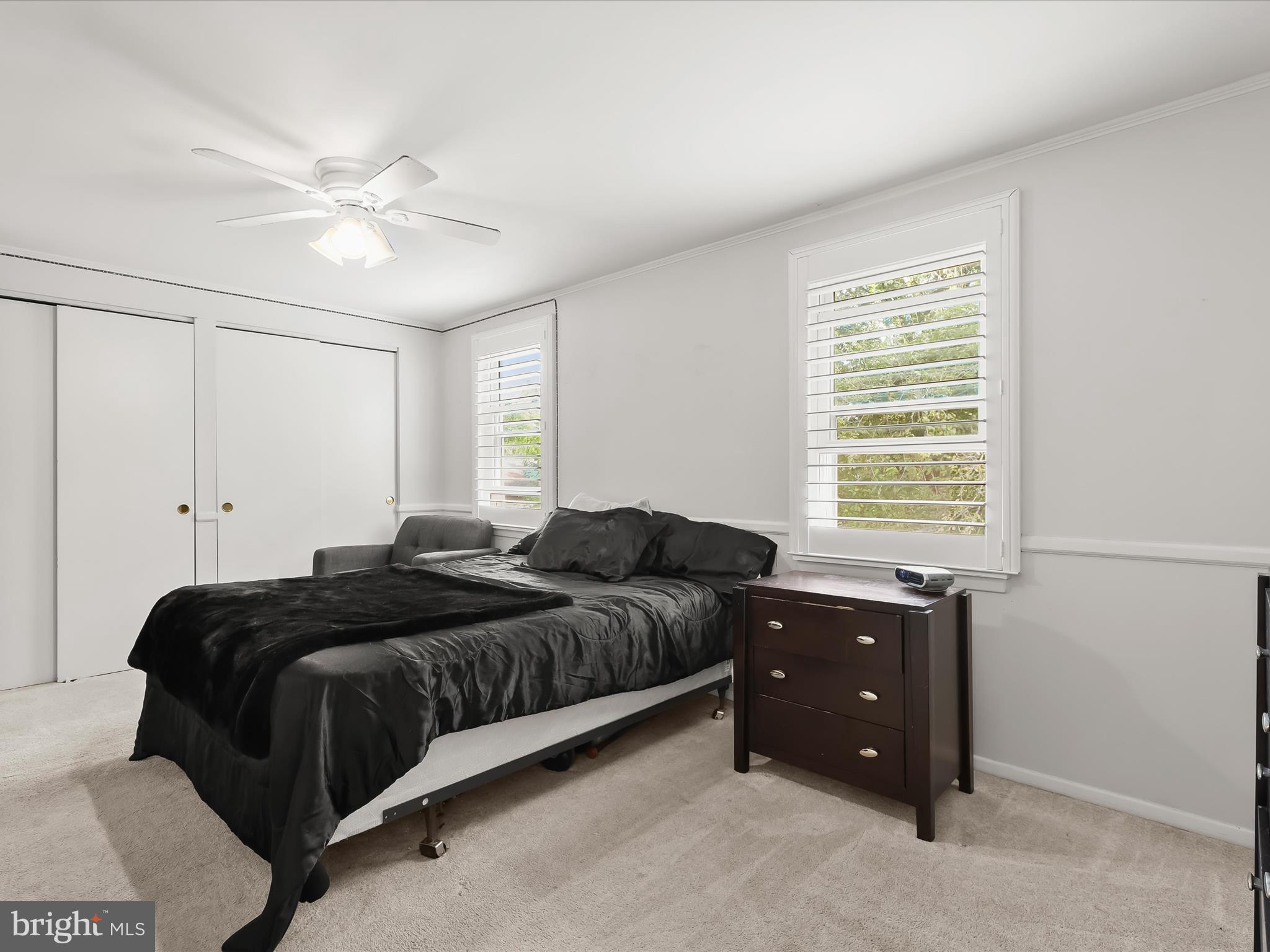 TOWN & COUNTRY APARTMENTS CARNEY - Residential