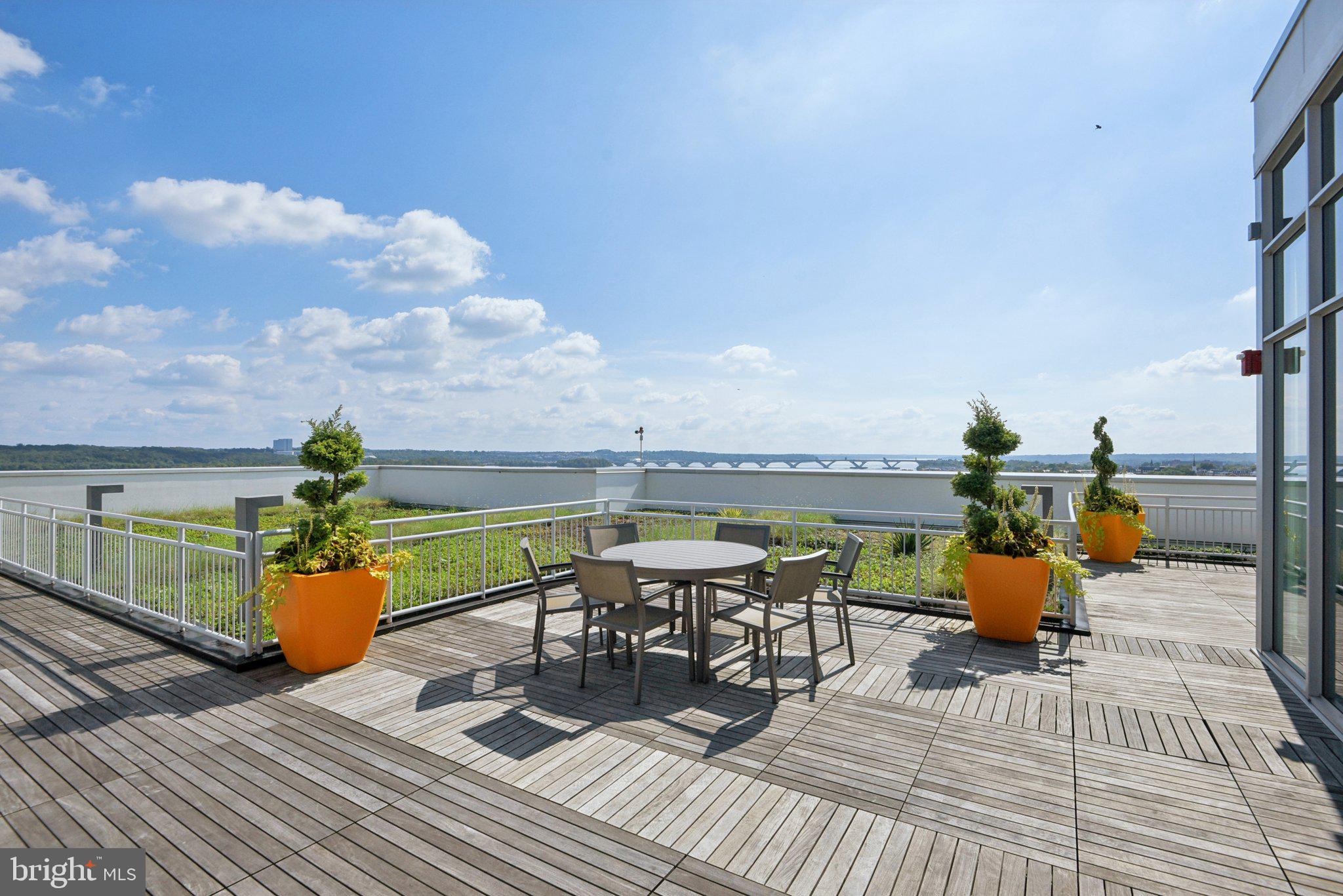 OLD TOWN NORTH - Residential