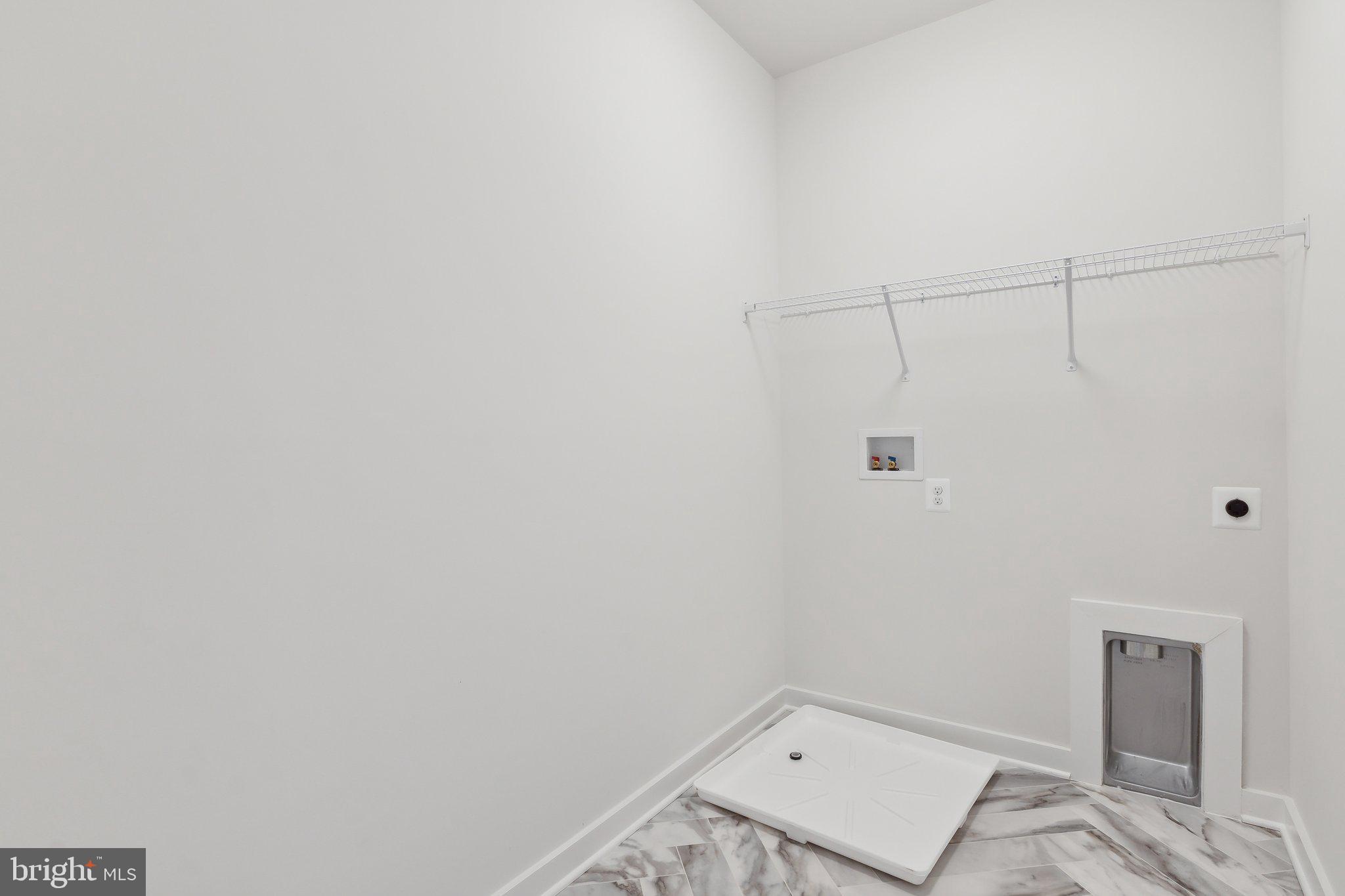 MELFORD TOWN CENTER - Residential