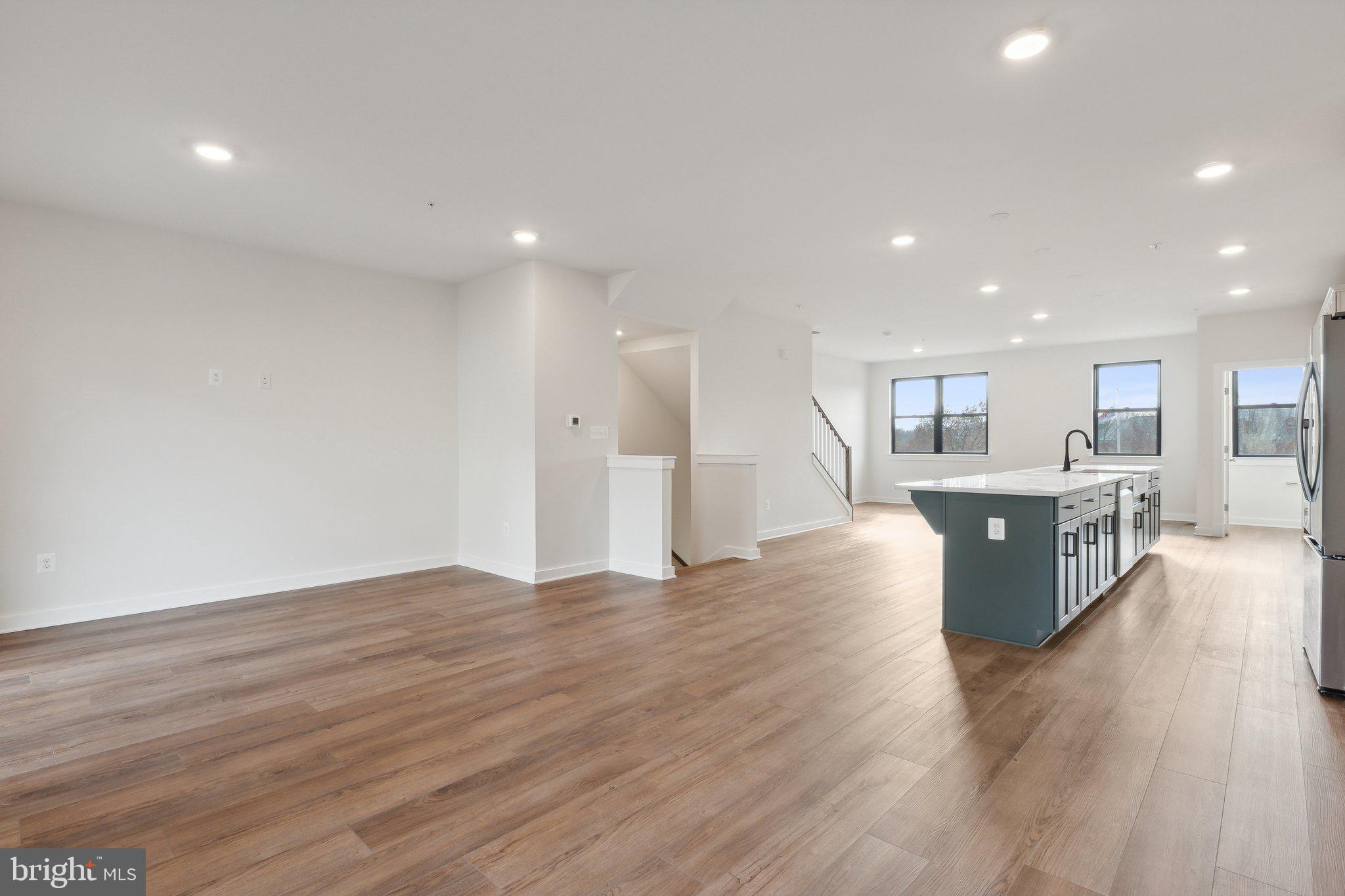 MELFORD TOWN CENTER - Residential