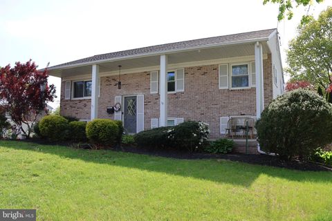265 JULIA AVENUE STRASBURG PA 17579