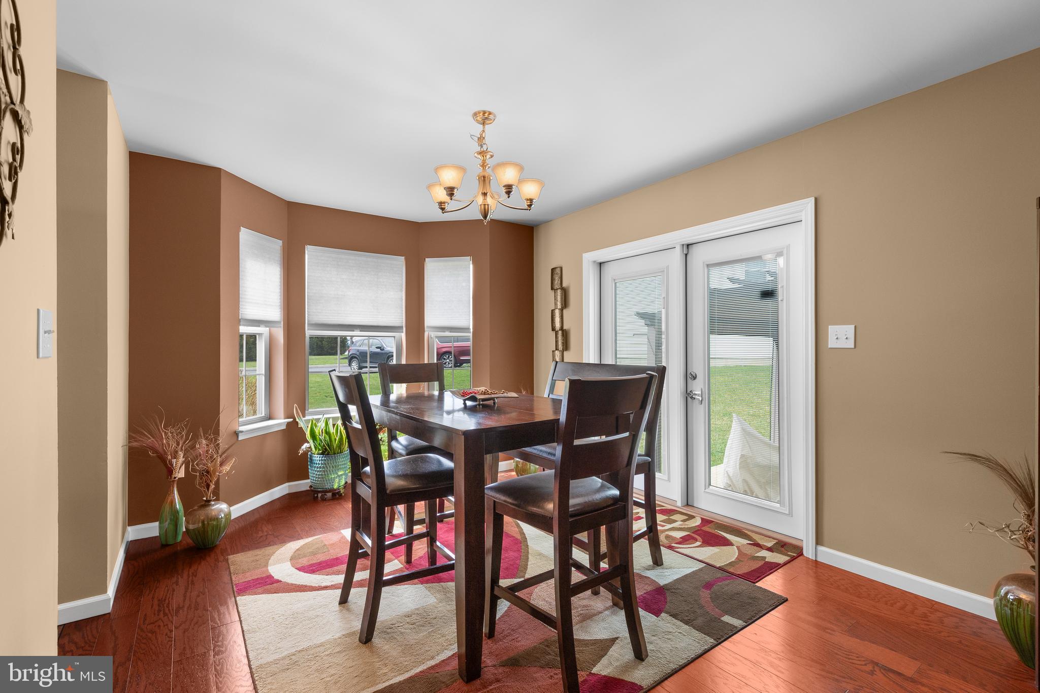 WINDING HILLS - DORSET SQ - Residential