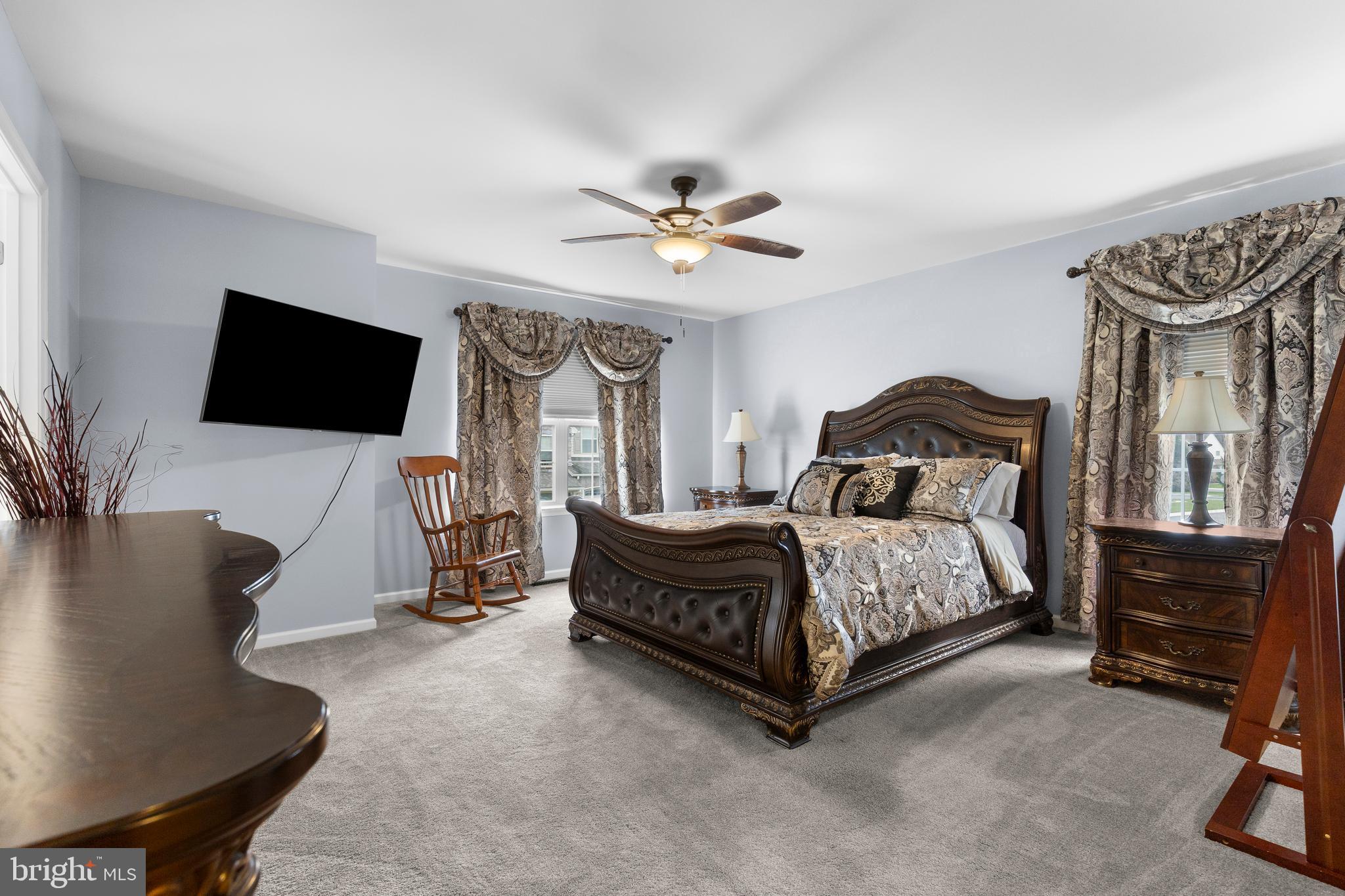 WINDING HILLS - DORSET SQ - Residential