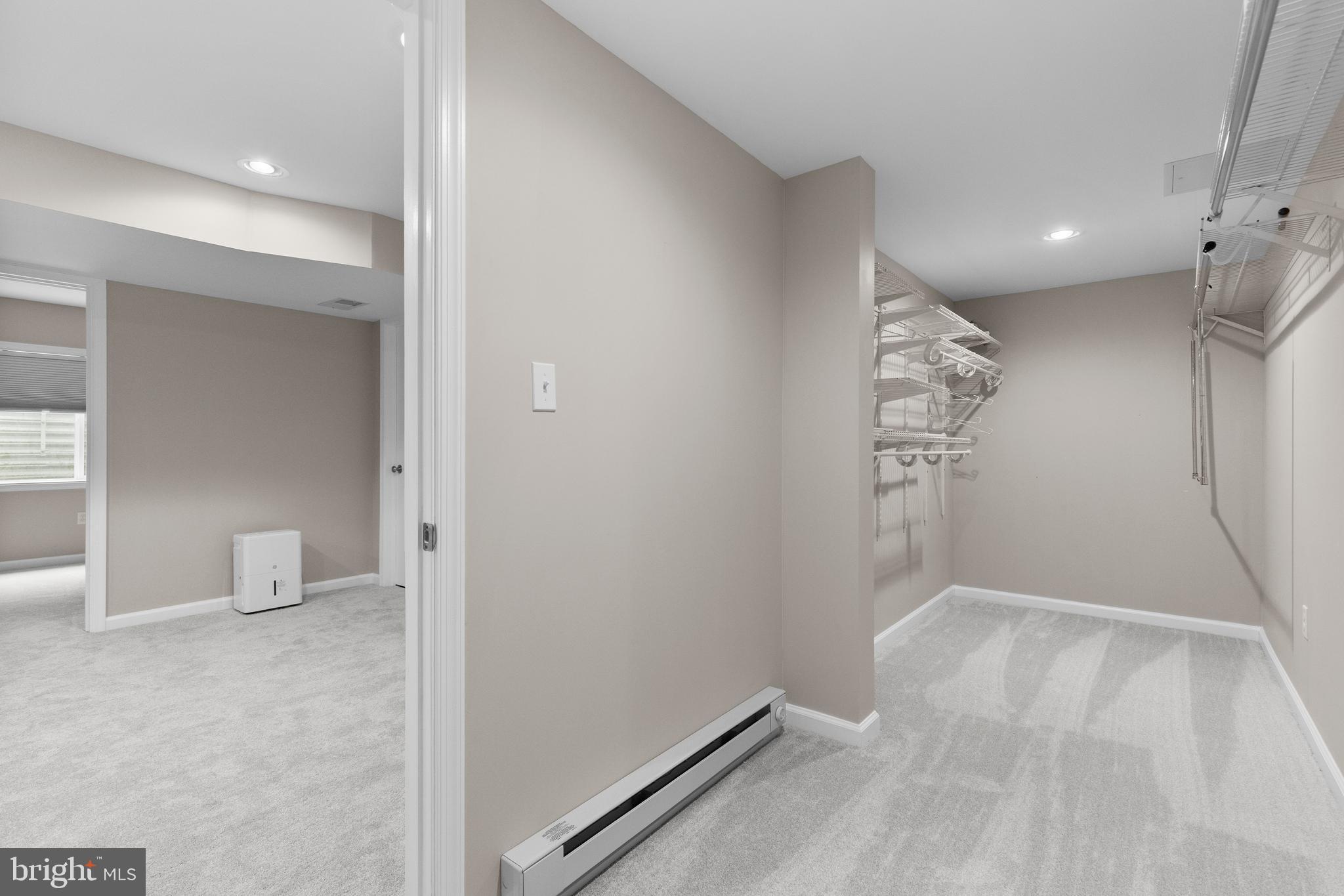 WINDING HILLS - DORSET SQ - Residential