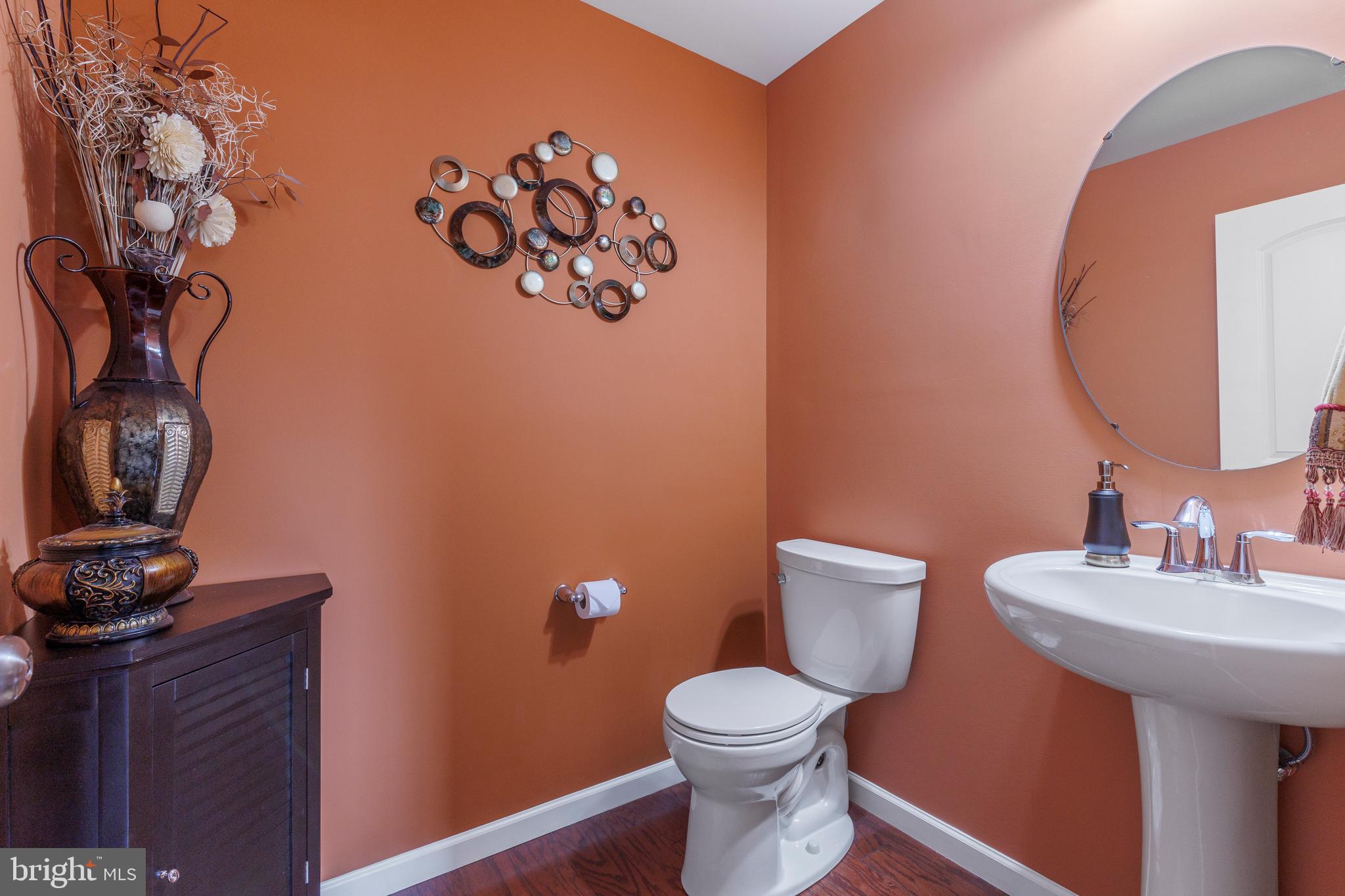 WINDING HILLS - DORSET SQ - Residential