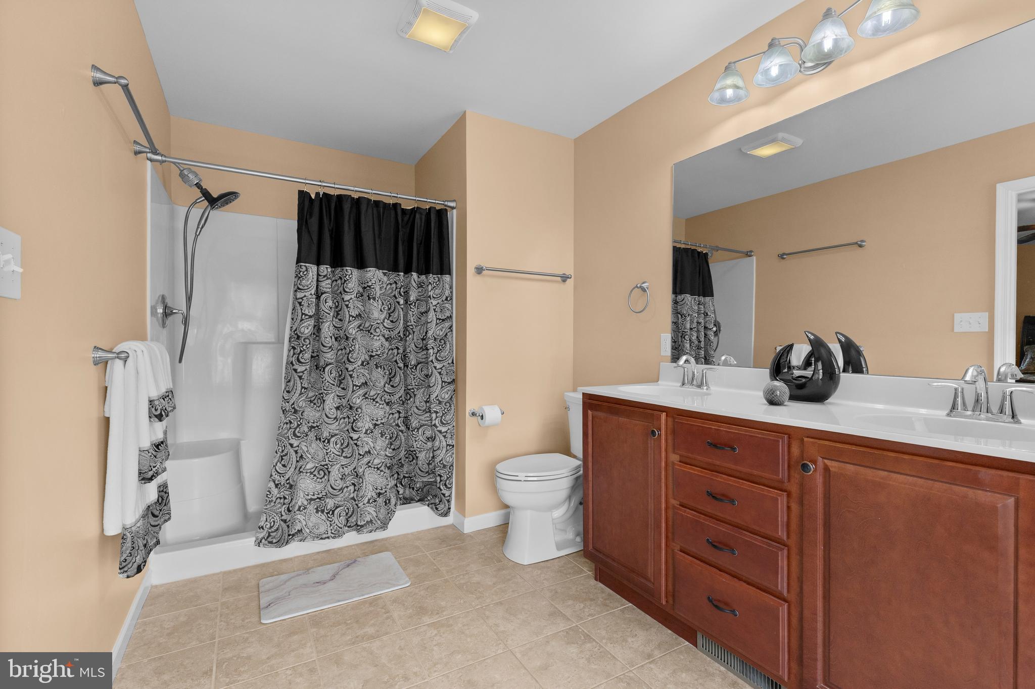 WINDING HILLS - DORSET SQ - Residential