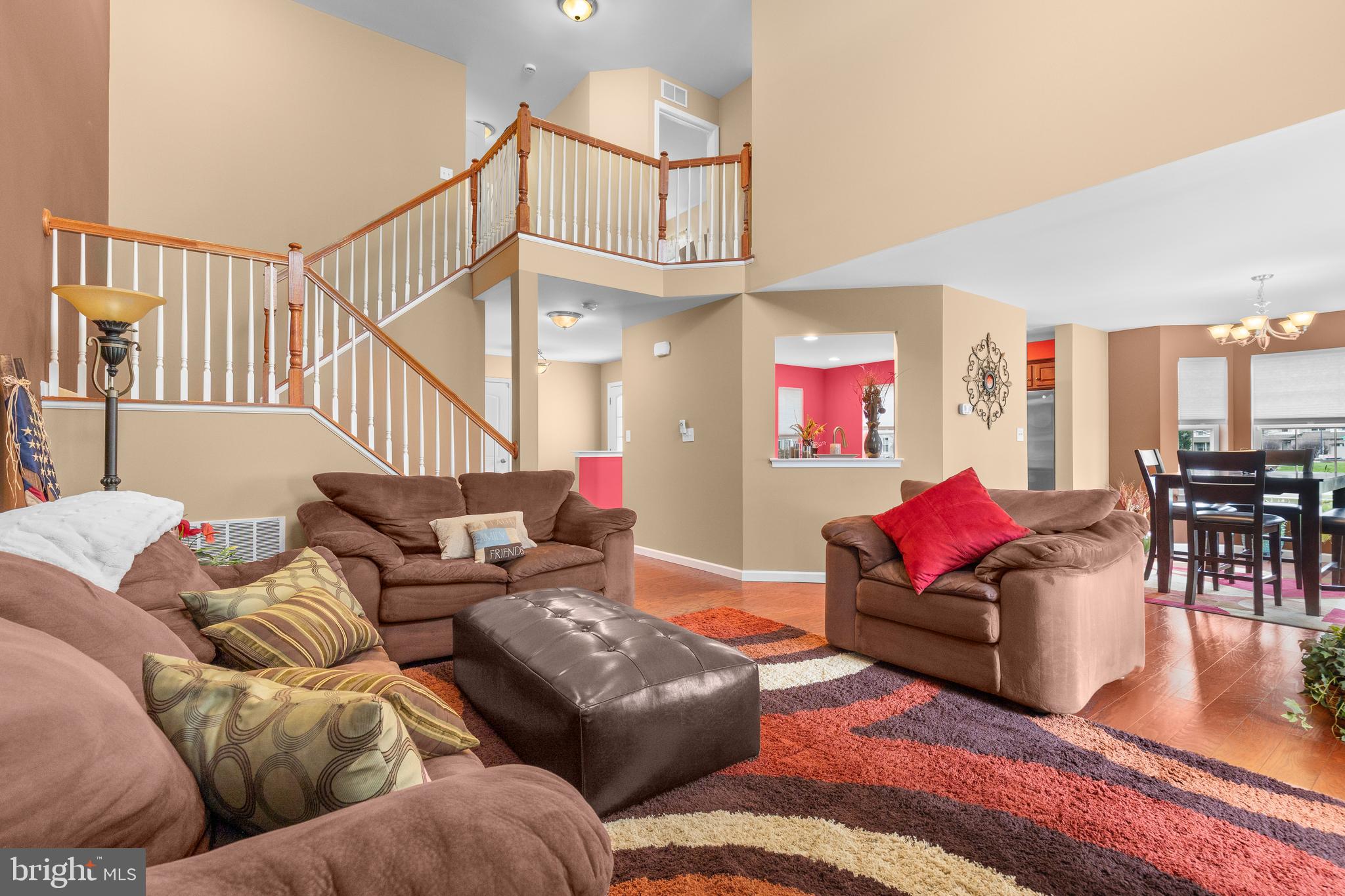 WINDING HILLS - DORSET SQ - Residential