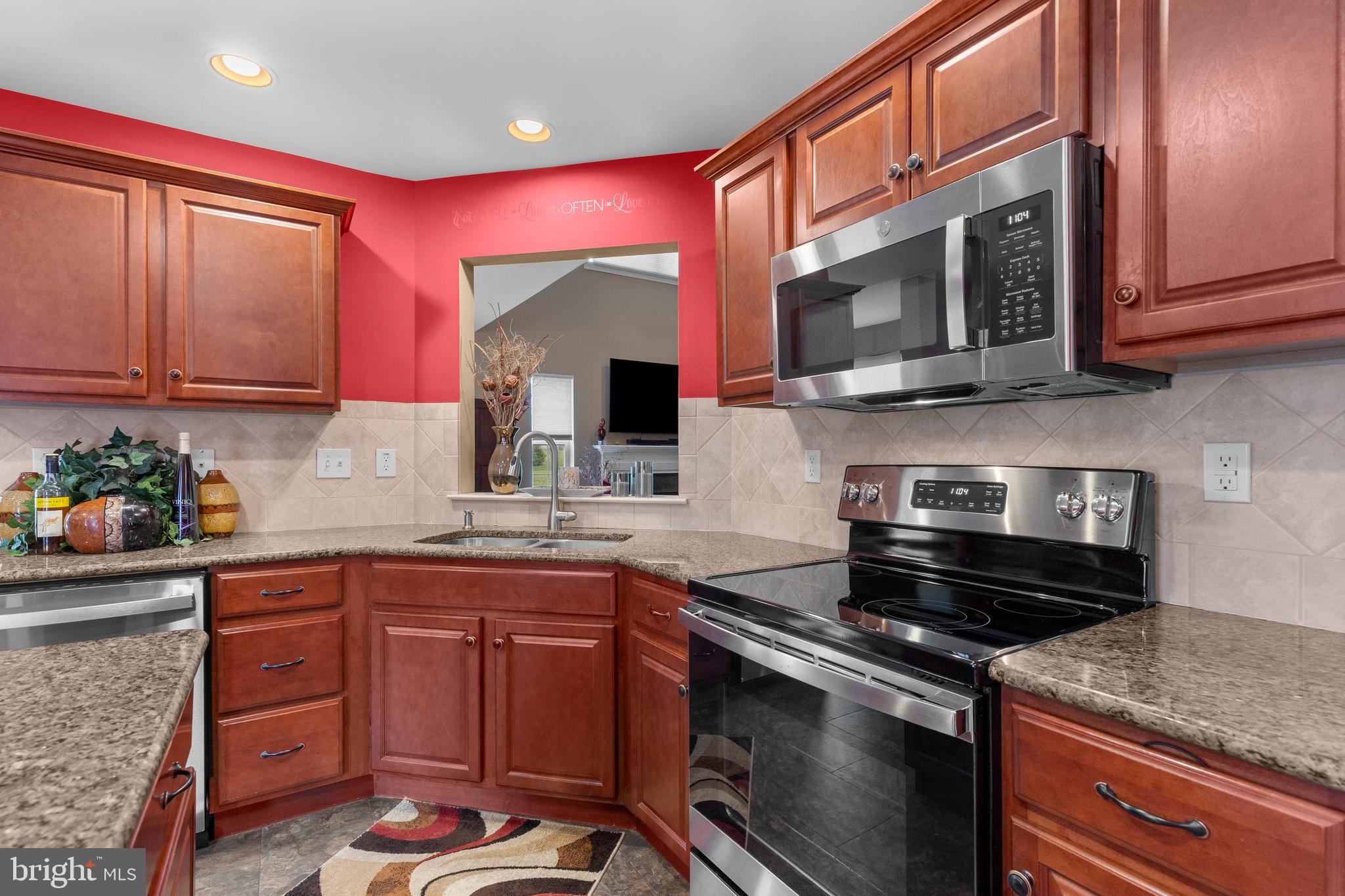 WINDING HILLS - DORSET SQ - Residential