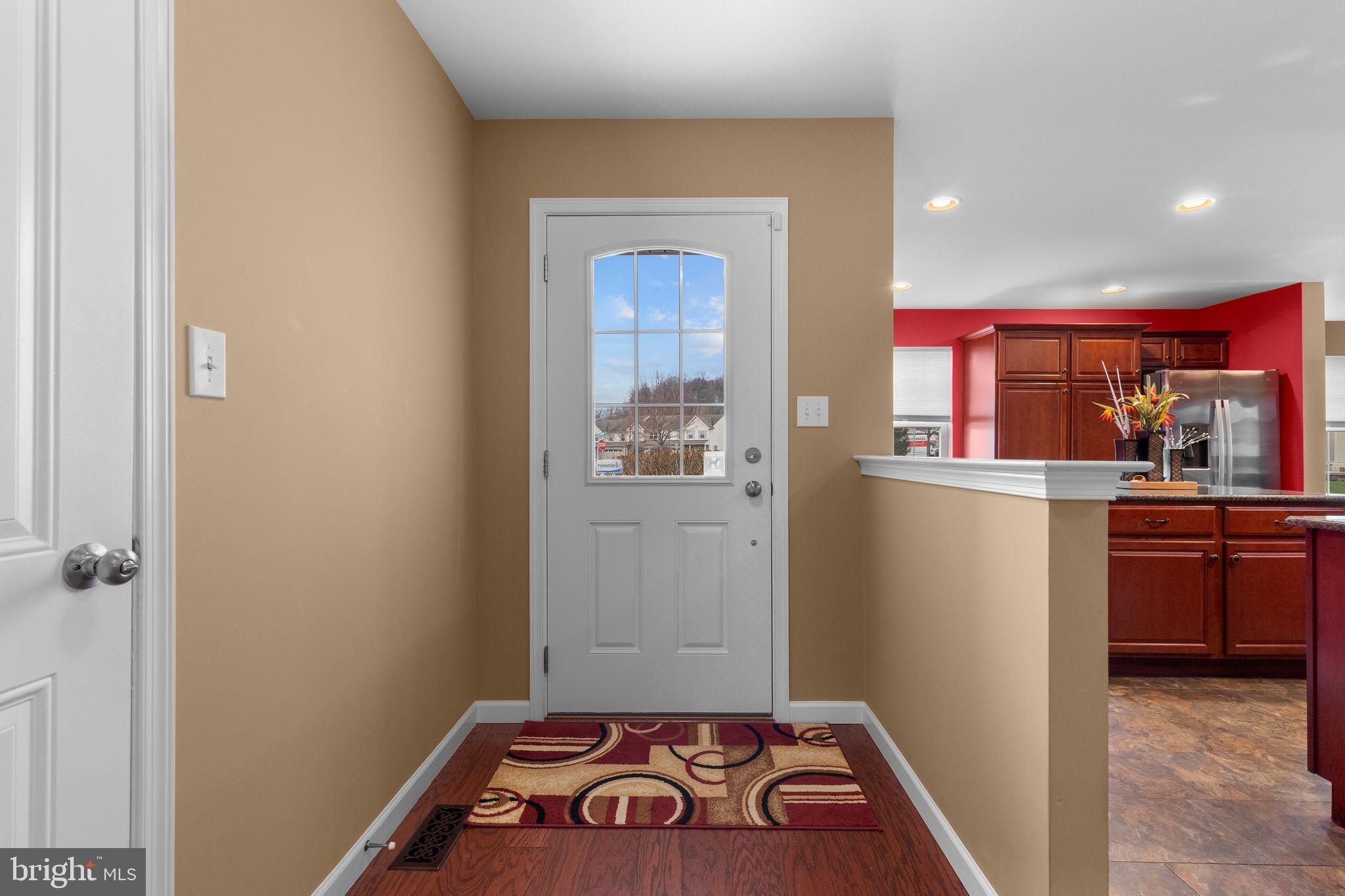 WINDING HILLS - DORSET SQ - Residential