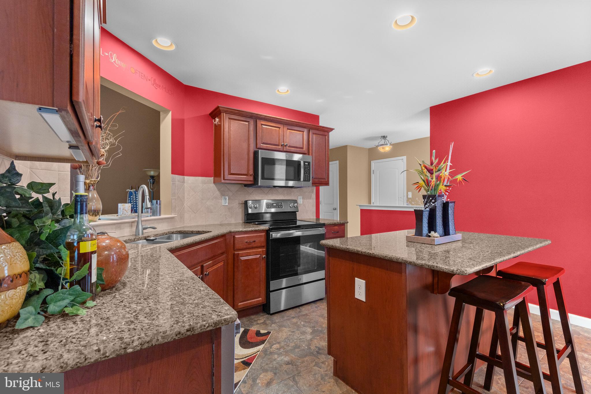 WINDING HILLS - DORSET SQ - Residential