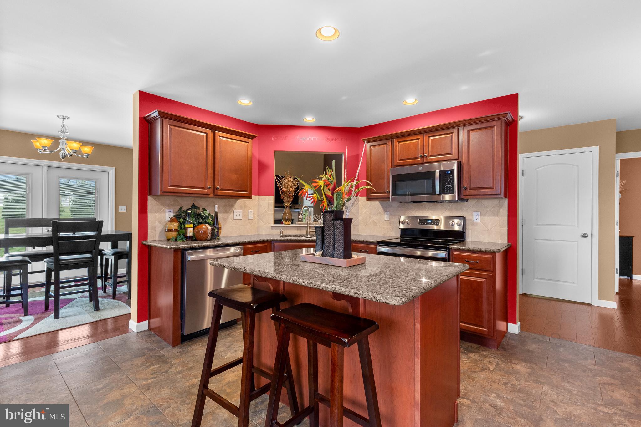 WINDING HILLS - DORSET SQ - Residential