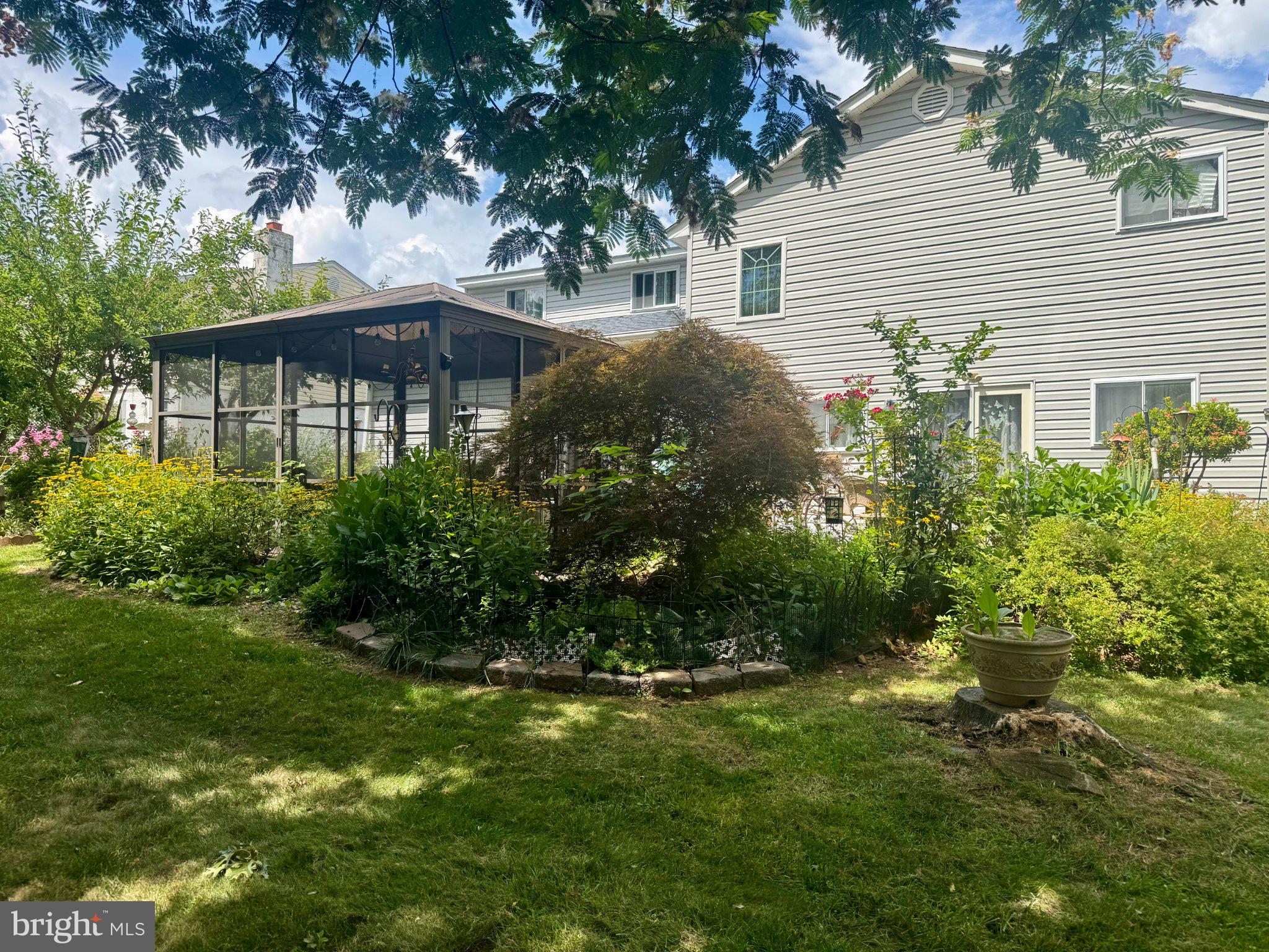 349 RETTOP PLACE