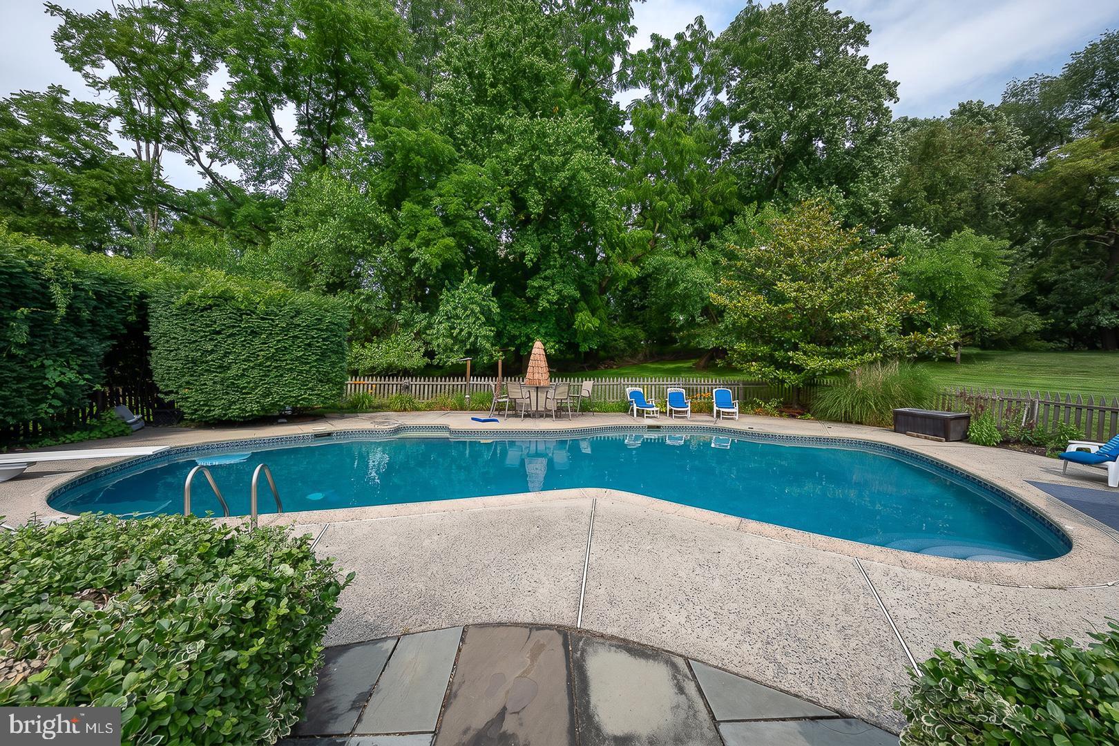 842 PENNS WAY