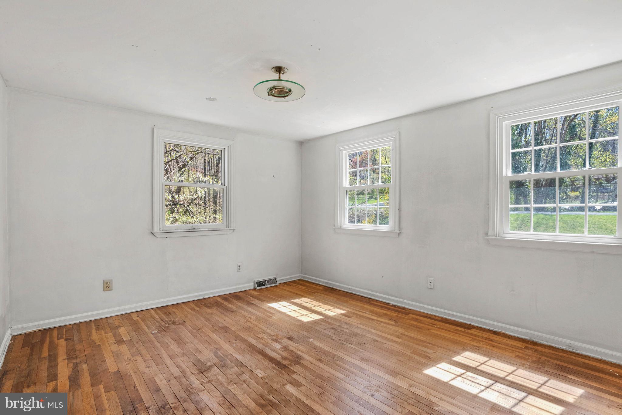 VALLEY FORGE MTN - Residential