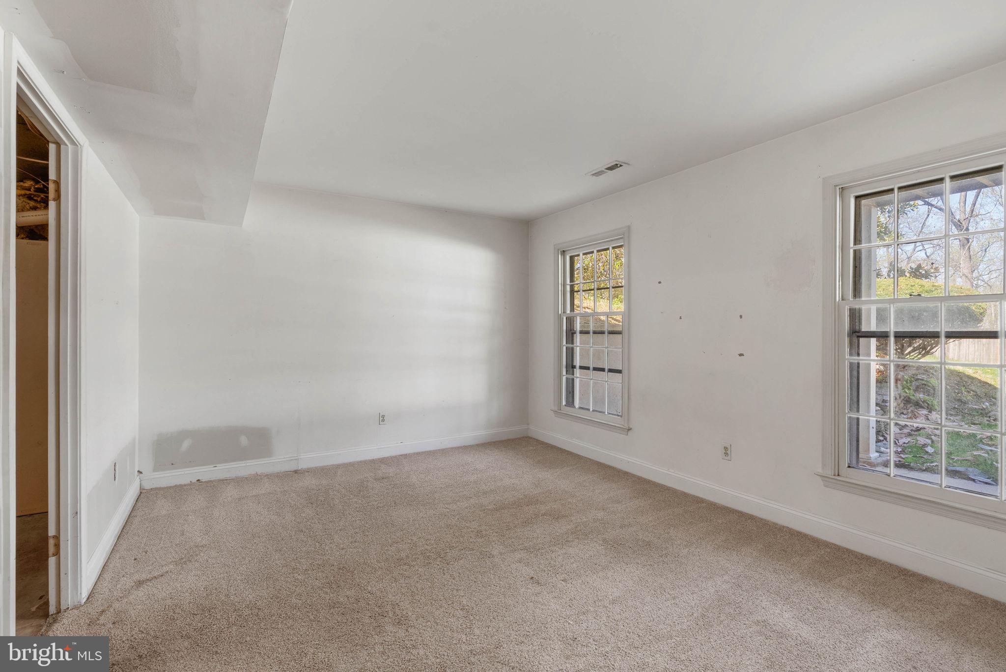 VALLEY FORGE MTN - Residential