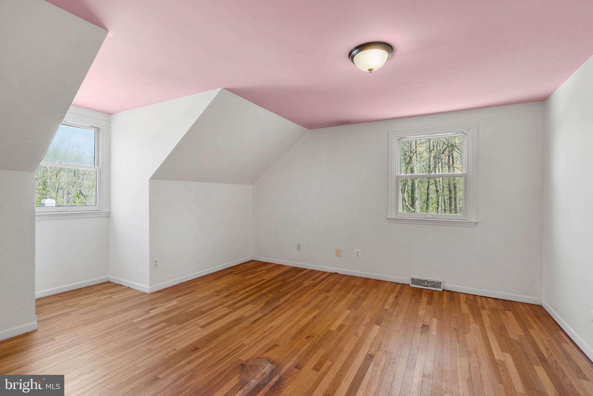 VALLEY FORGE MTN - Residential