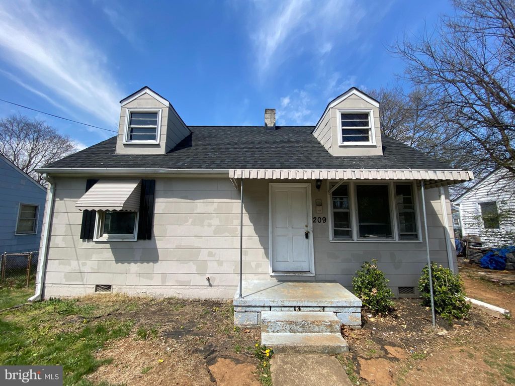 Photo of 209 Frazier Street, FREDERICKSBURG, VA 22401 (MLS # VAFB2009260)