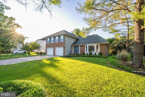 Photo of 25 Whittingham Circle, STERLING, VA 20165 (MLS # VALO2125112)