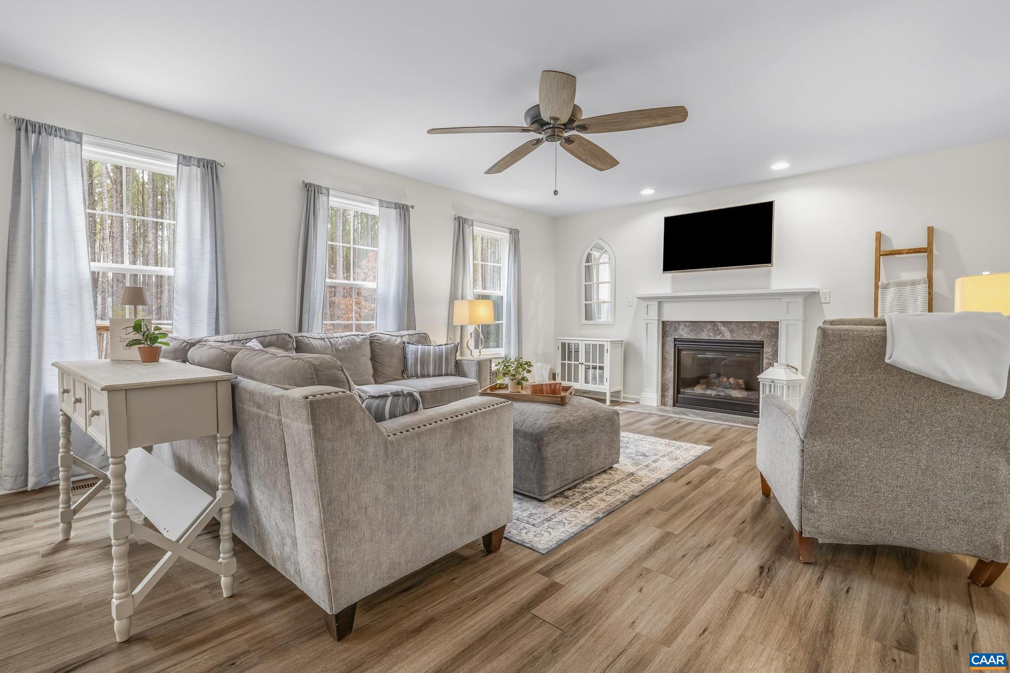 FOX HOLLOW - Residential