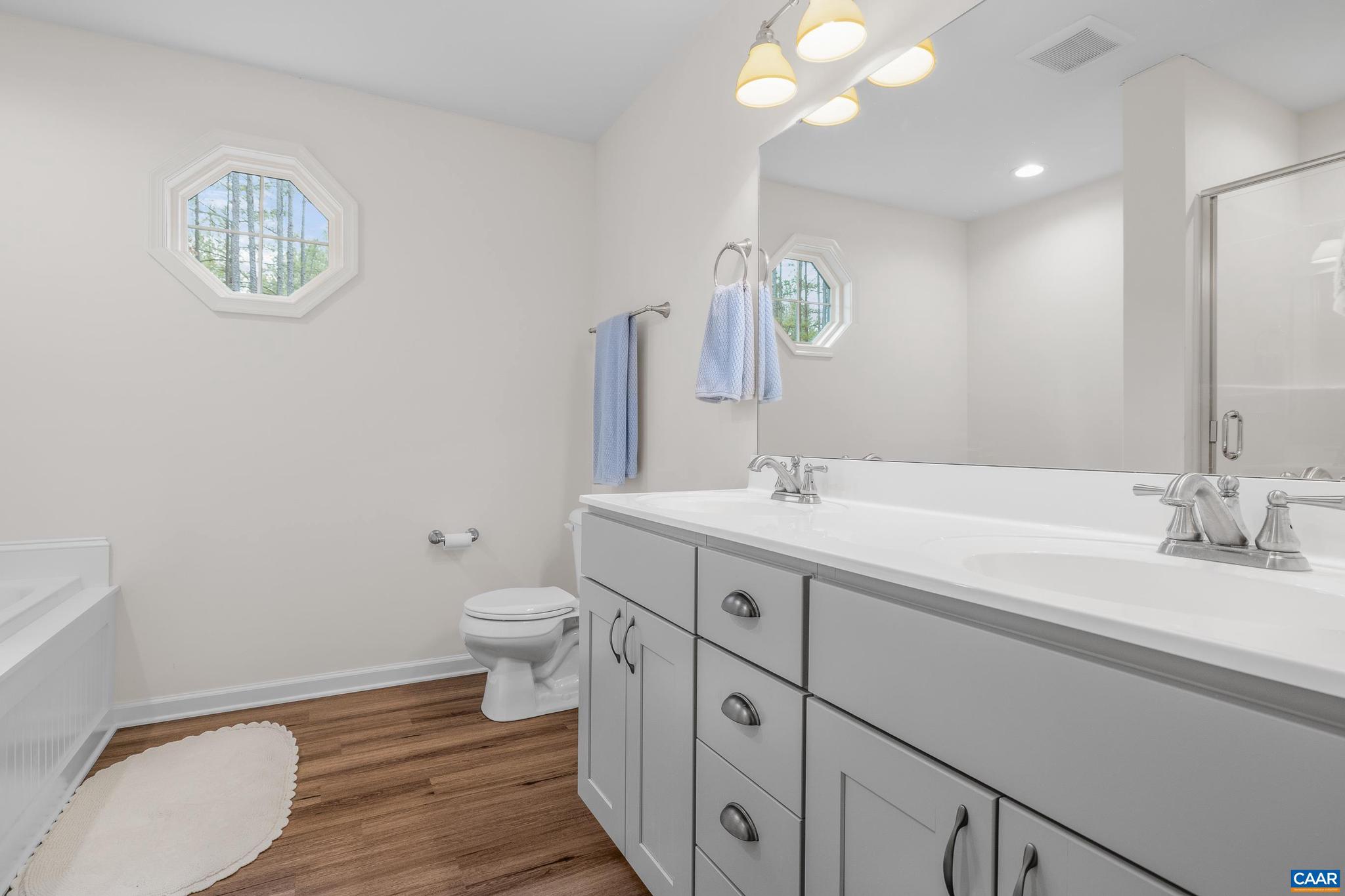 FOX HOLLOW - Residential