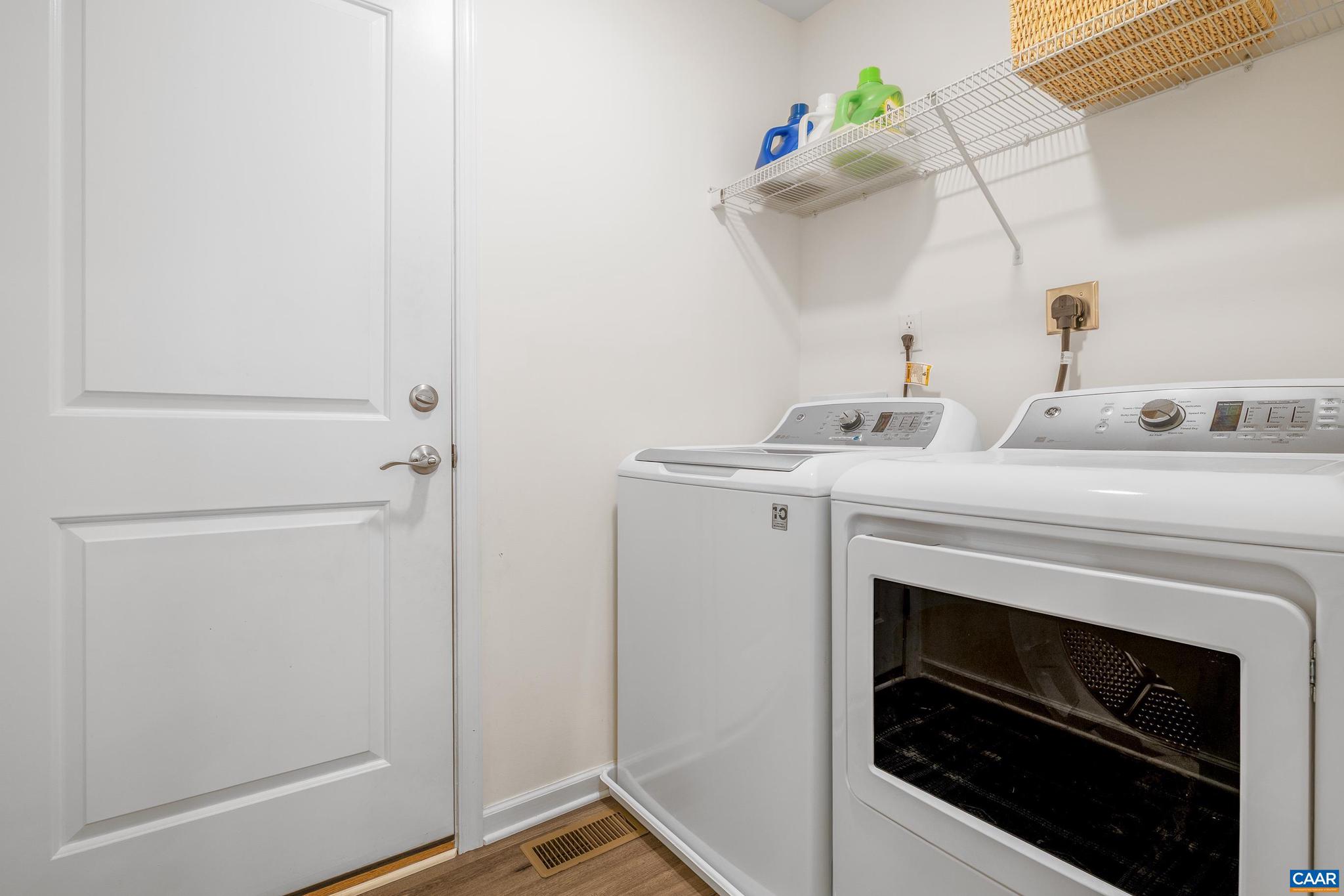 FOX HOLLOW - Residential