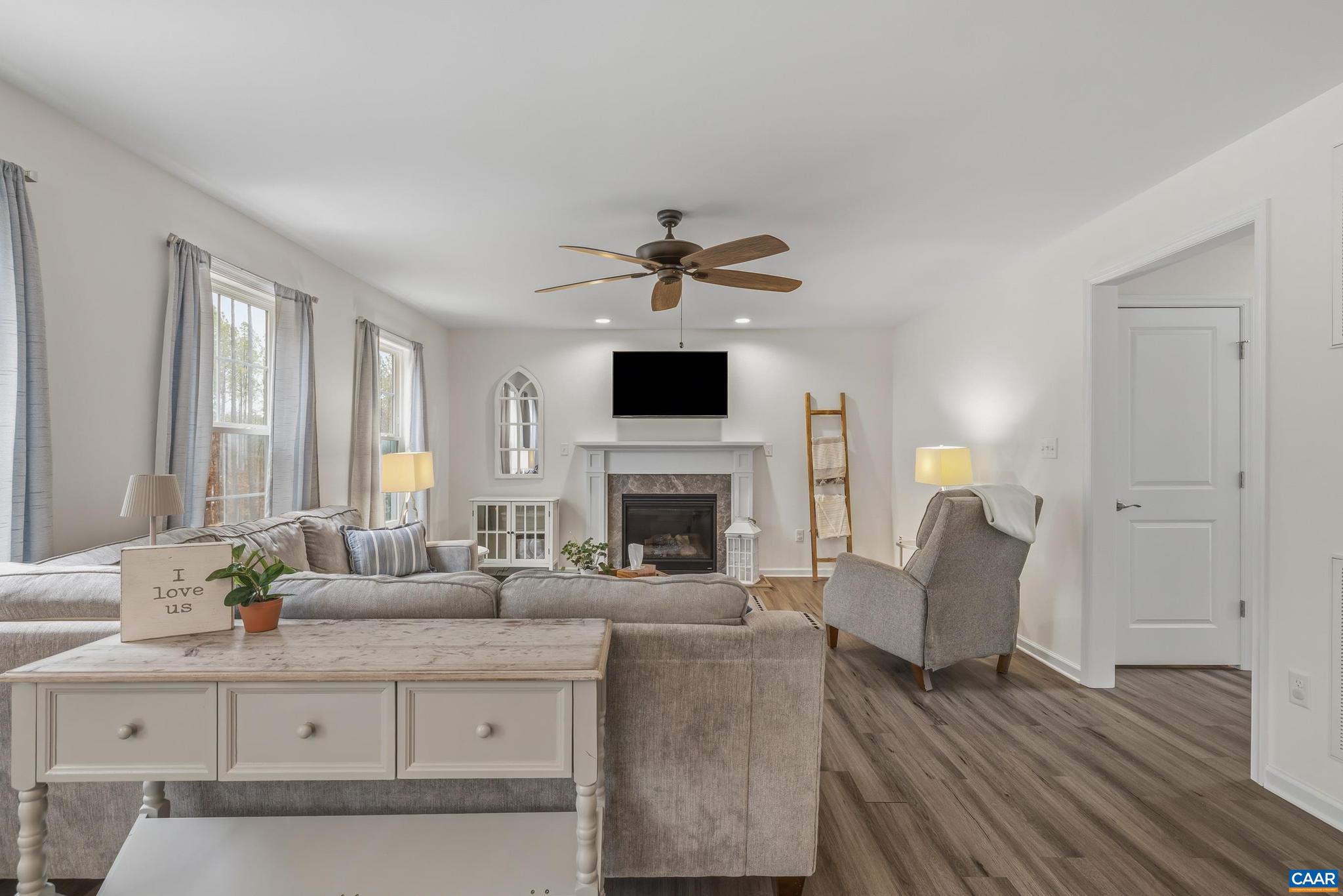 FOX HOLLOW - Residential